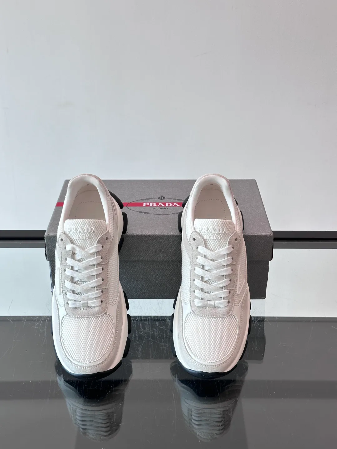 Кроссовки Женские Prada 18449472