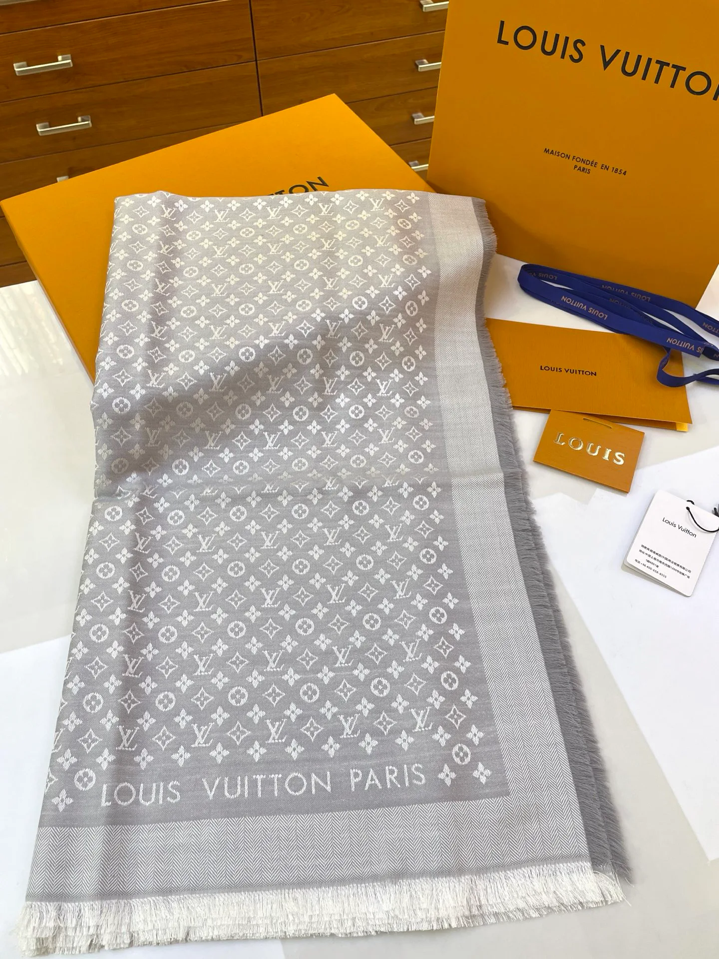 Шарфы Louis Vuitton 104656