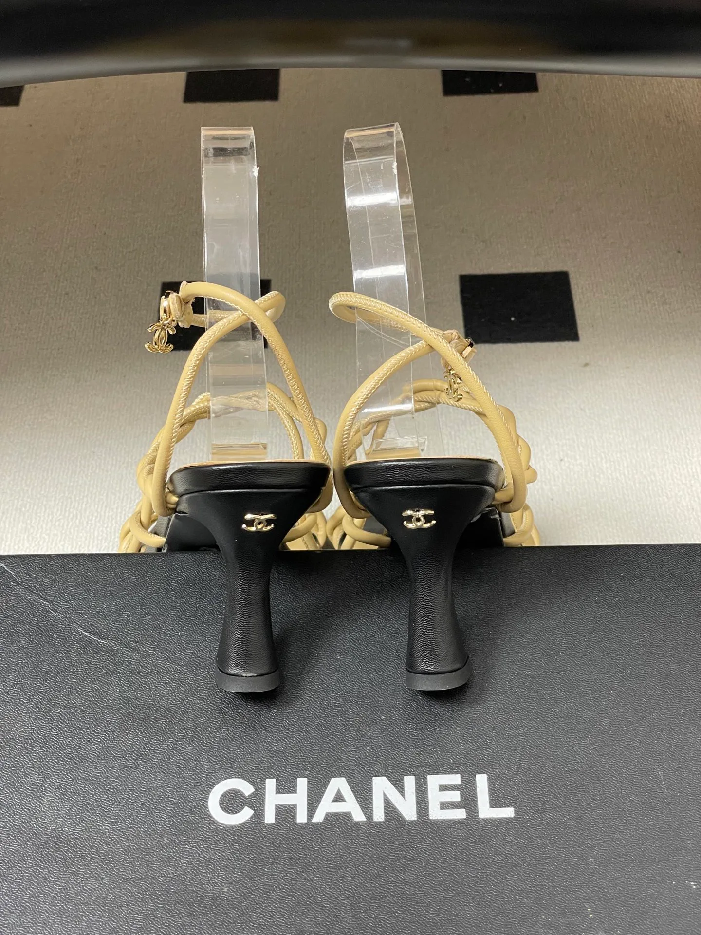 Босоножки Женские Chanel 12837404