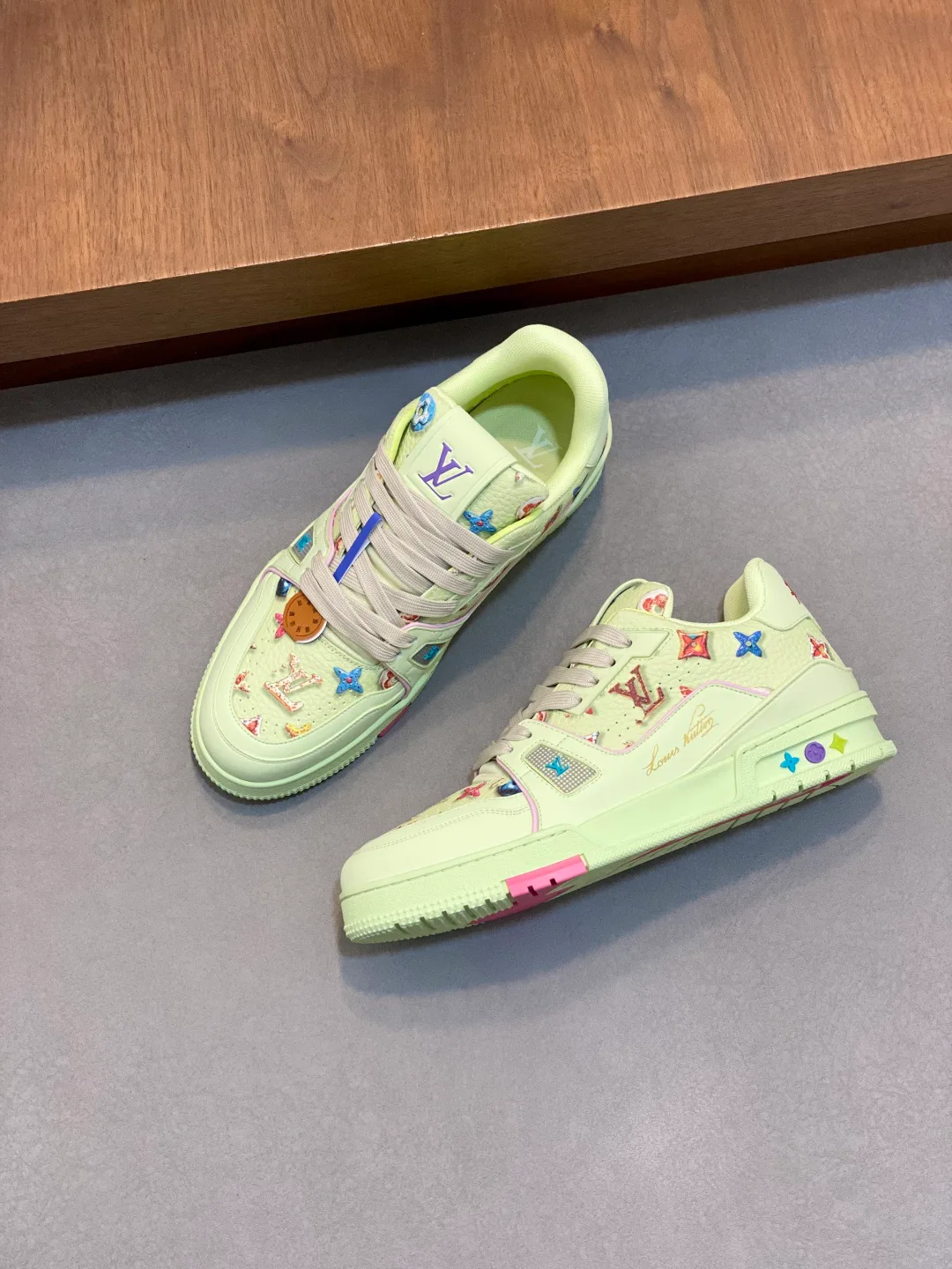 Кроссовки Женские Louis Vuitton 1570268