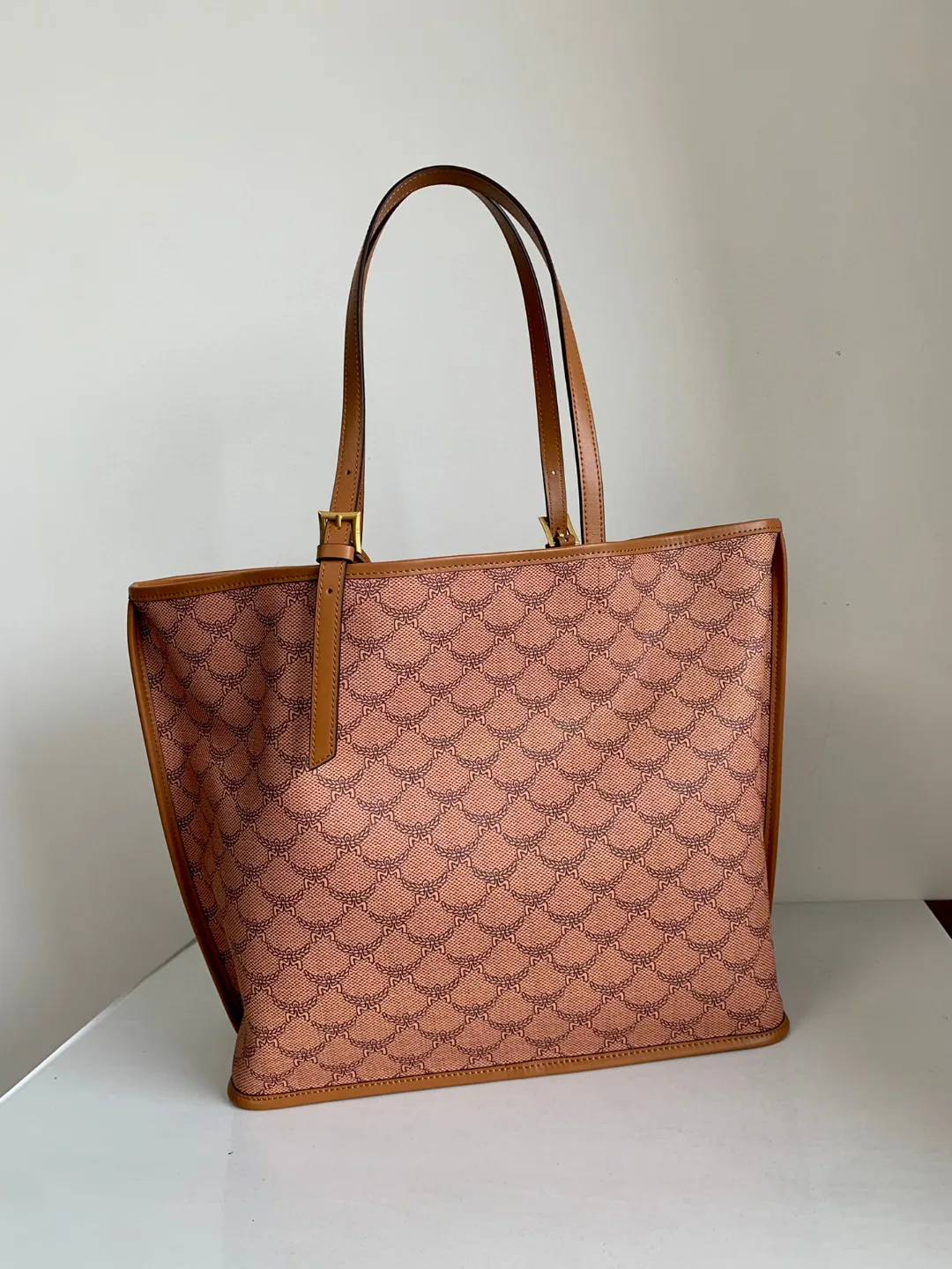 Классические Сумки Женские Mcm 9836276