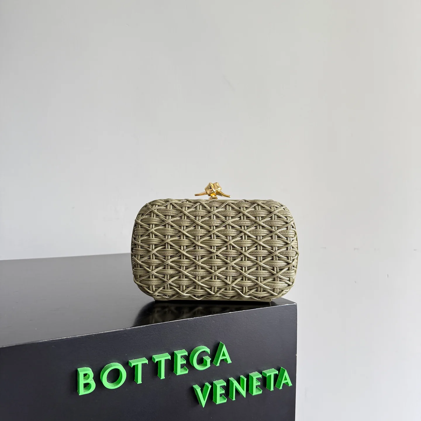 Клатчи Женские Bottega Veneta 18849365