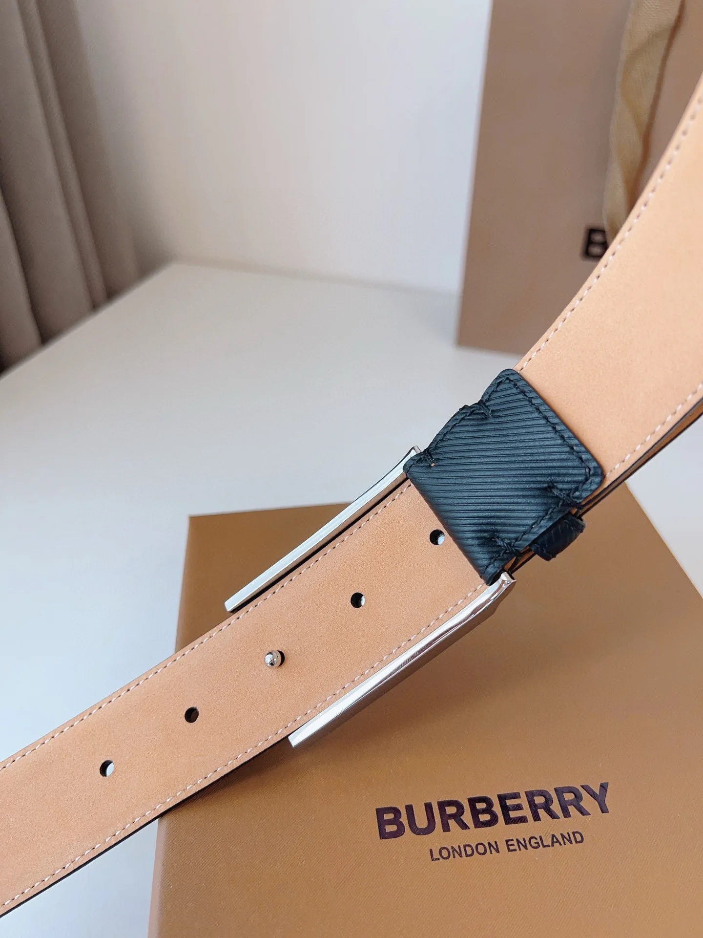 Ремни Burberry 11648715