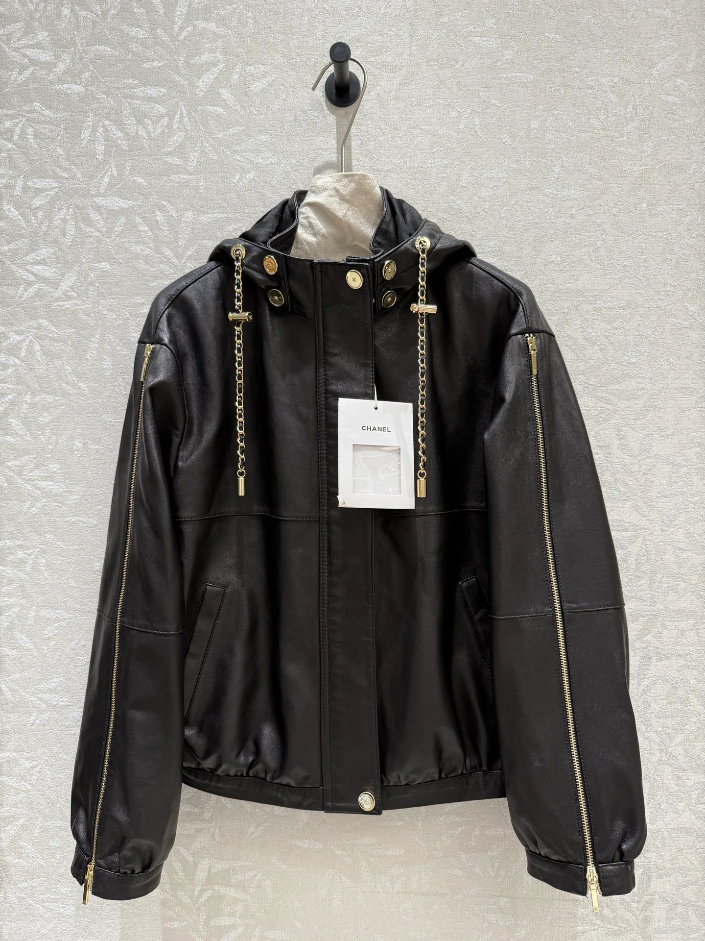 Кожаные Куртки И Дублёнки Женские Chanel 18172608