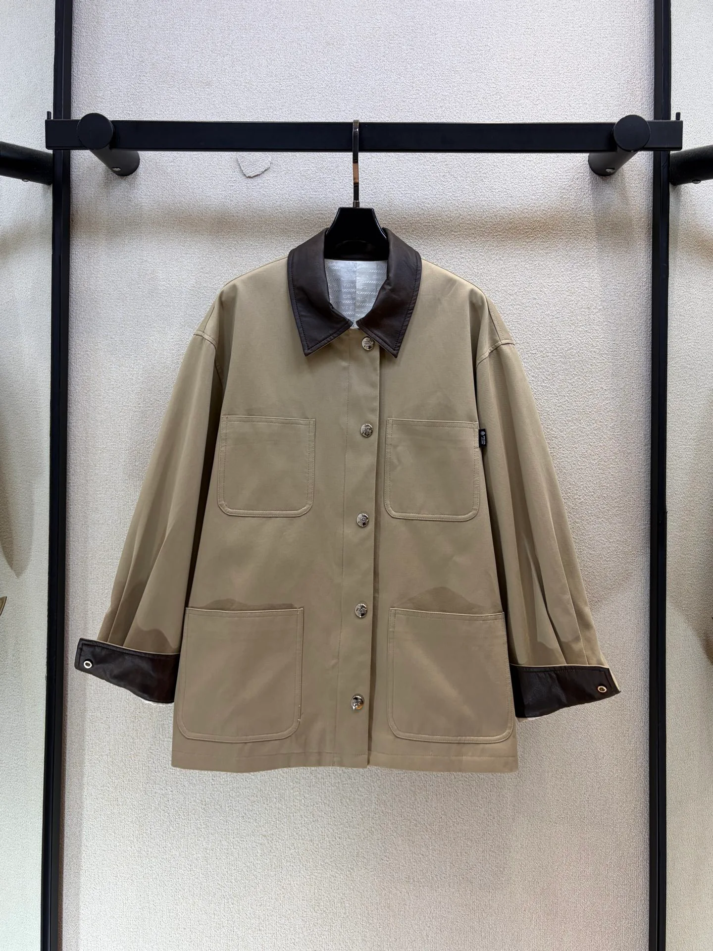 Куртки И Пуховики Женские Prada 18379607