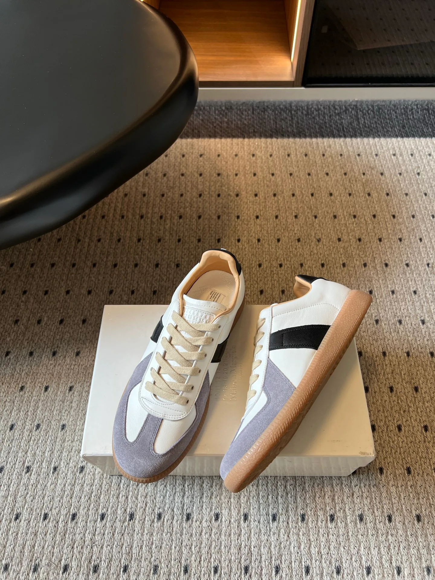 Кроссовки Женские Maison Margiela 17568926
