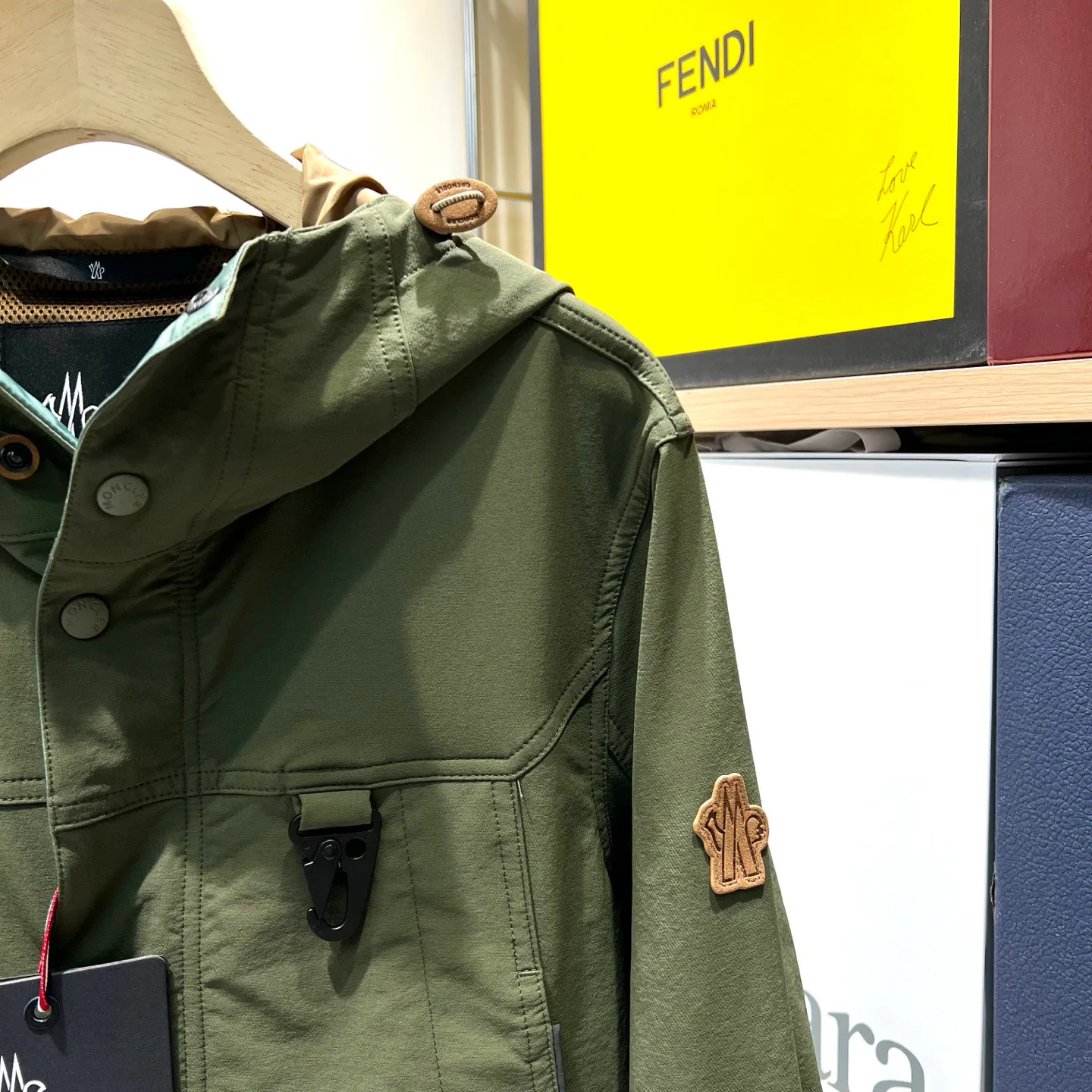 Куртки И Пуховики Мужские Moncler 11909049