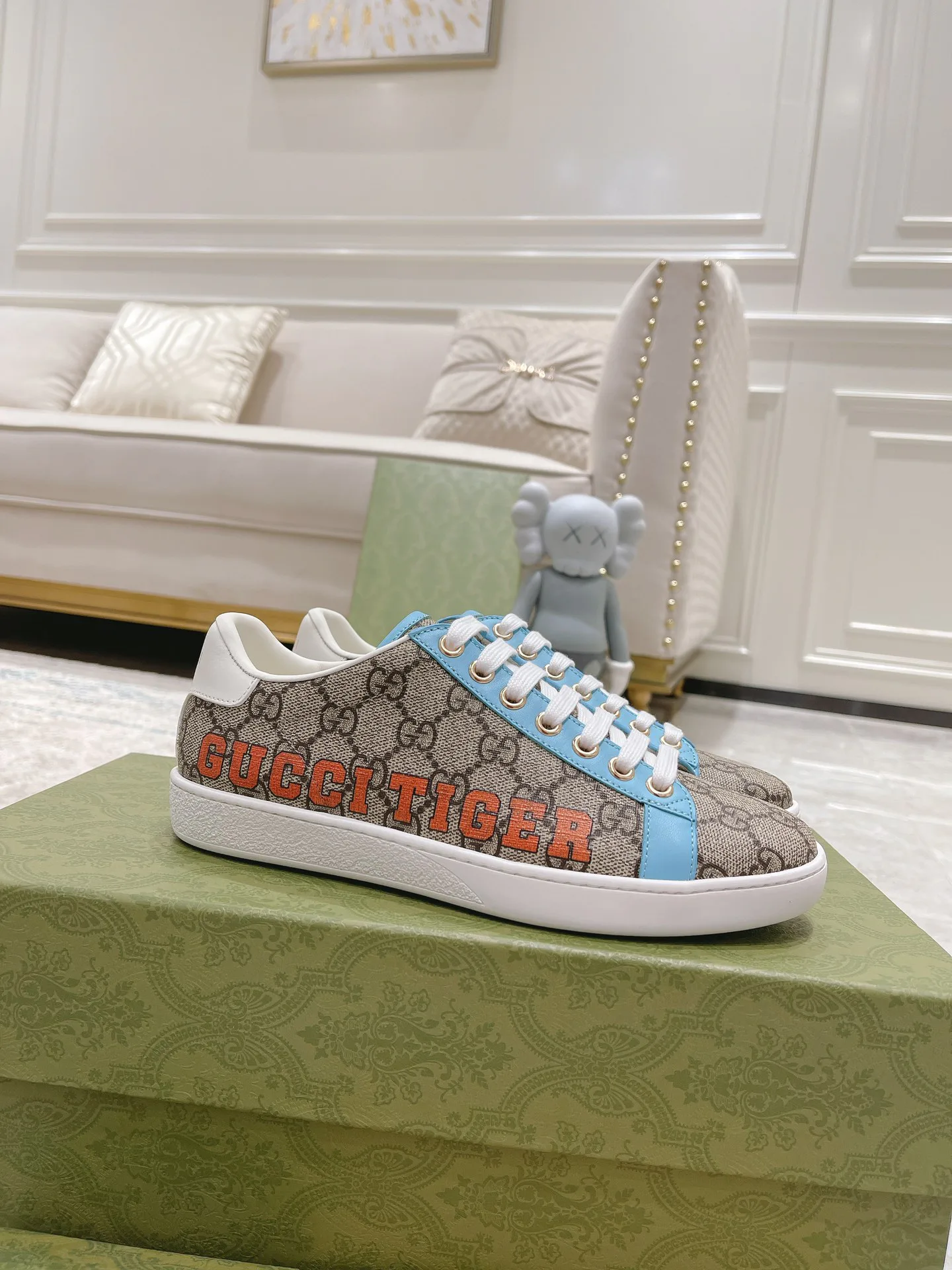 Кроссовки Женские Gucci 17620409