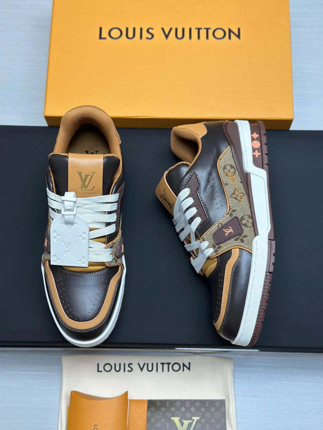 Кроссовки Женские Louis Vuitton 604339