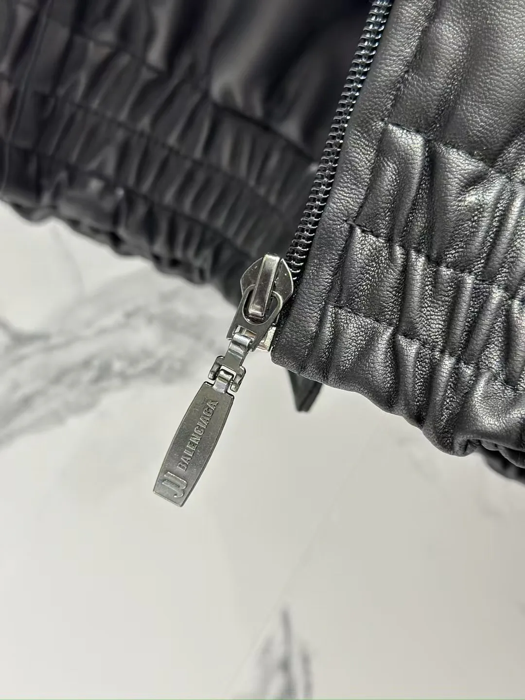 Кожаные Куртки И Дублёнки Женские Balenciaga 11544816