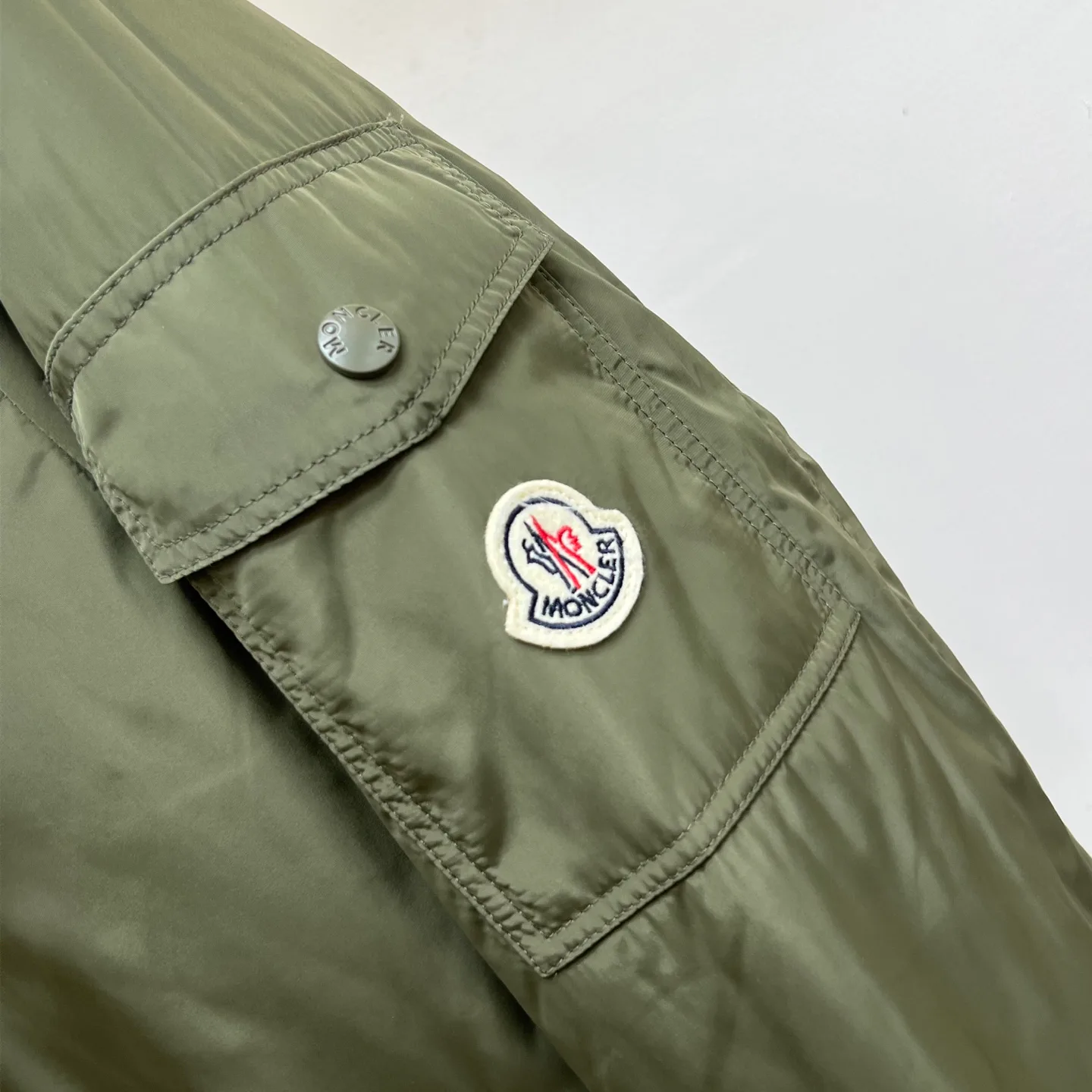 Куртки И Пуховики Женские Moncler 17340733