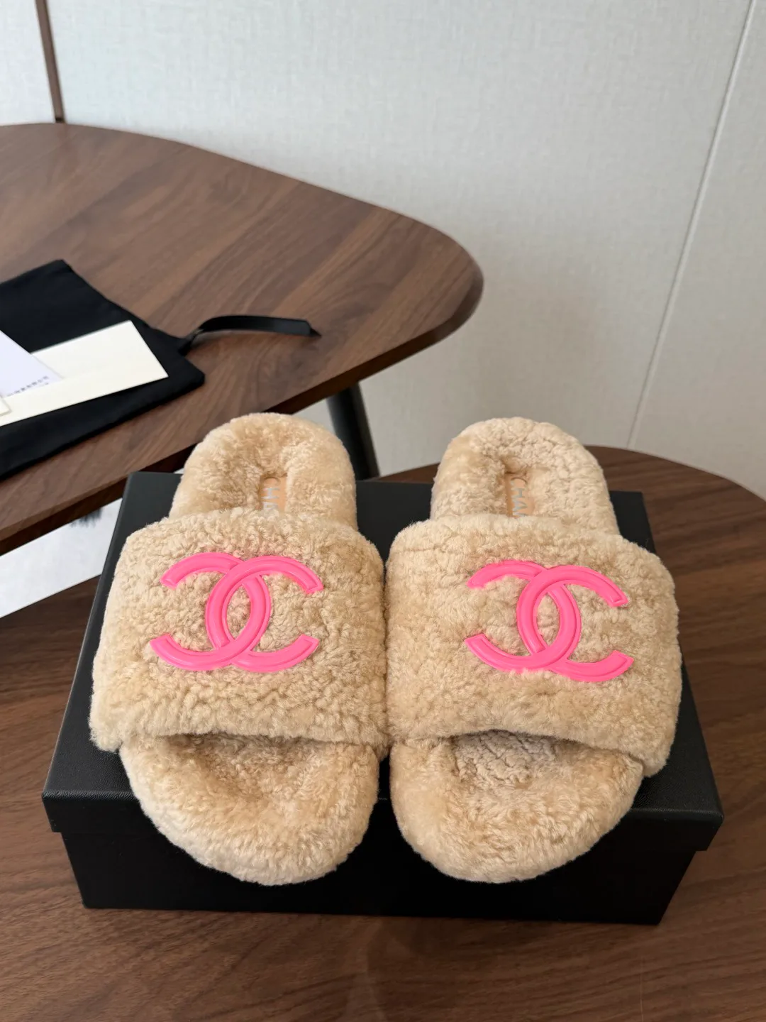 Тапочки Женские Chanel 18357266