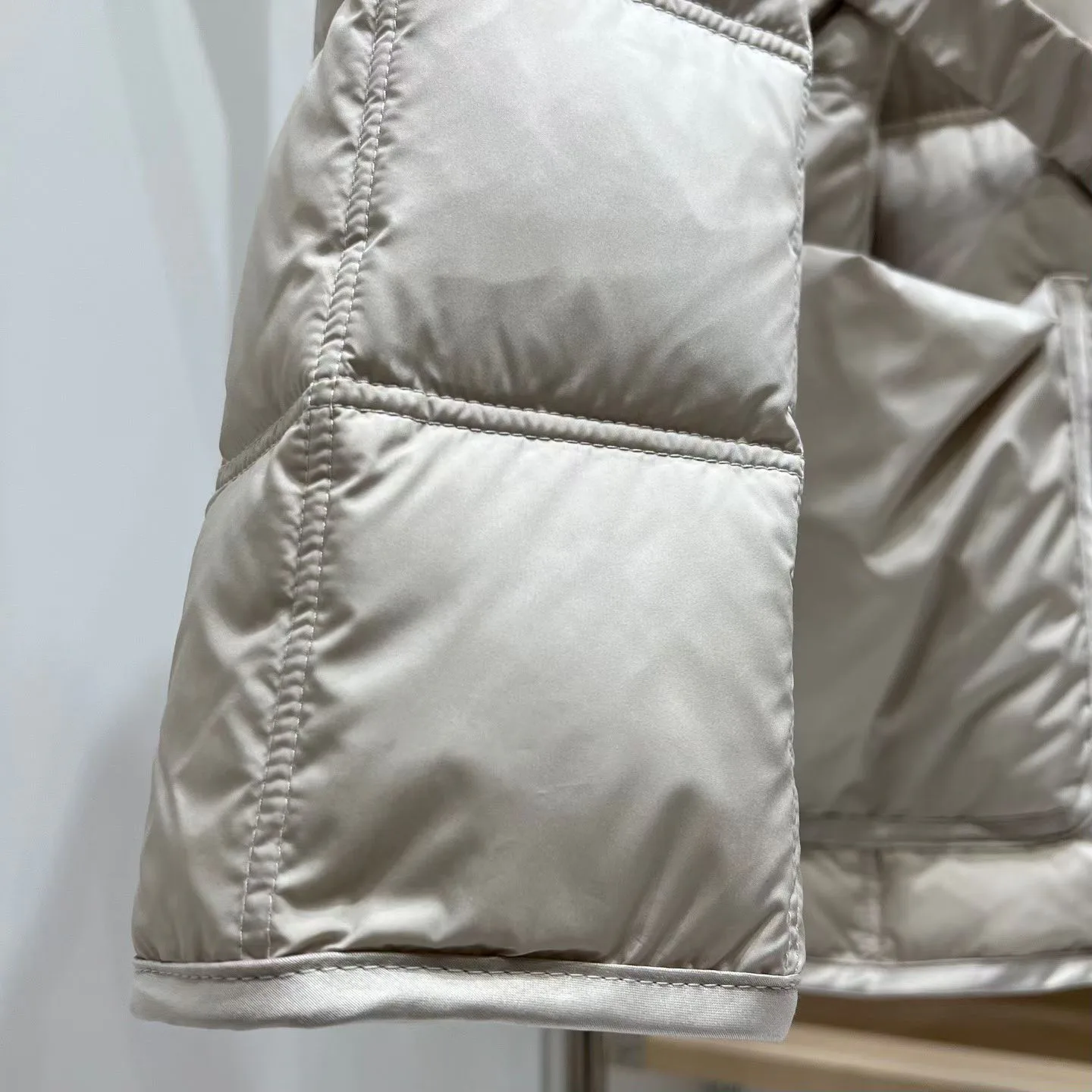 Куртки И Пуховики Женские Moncler 17926937