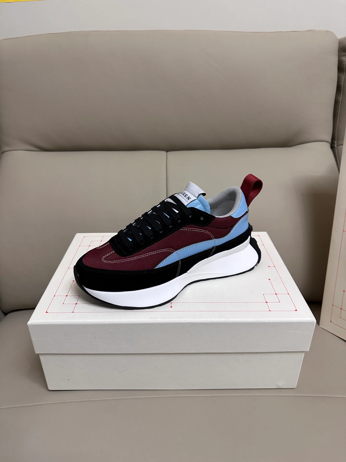 Кроссовки Женские Alexander Mcqueen 18616739