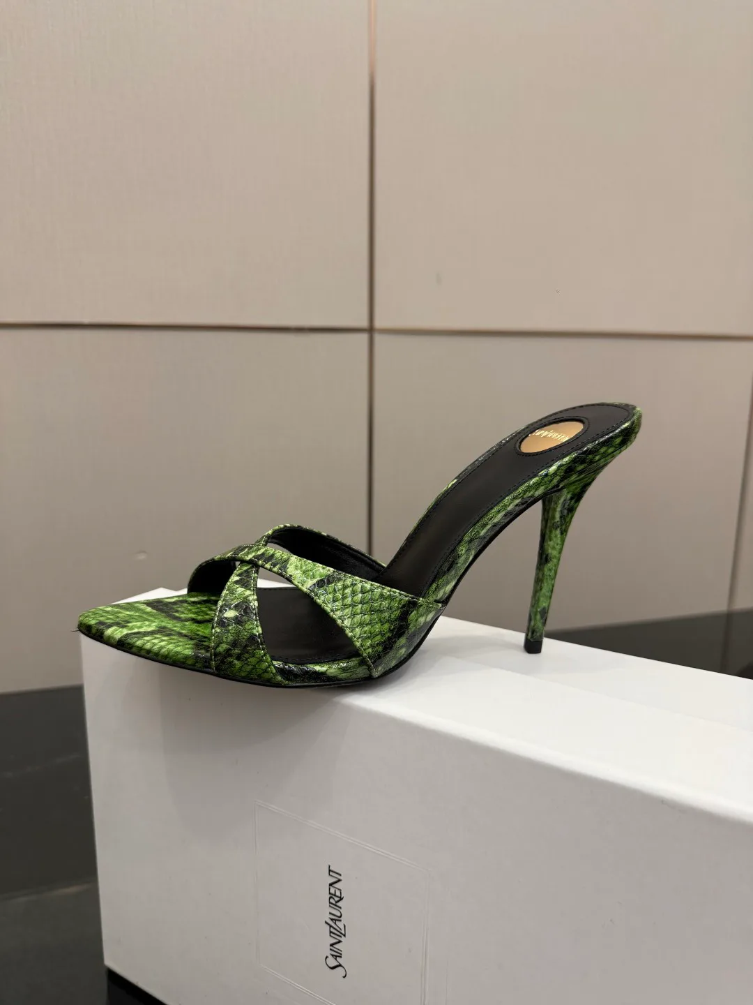 Босоножки Женские Saint Laurent 11409901