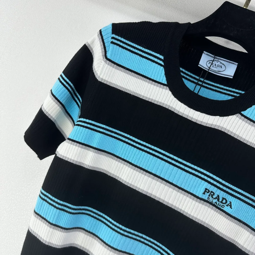 Футболки Женские Prada 13400897