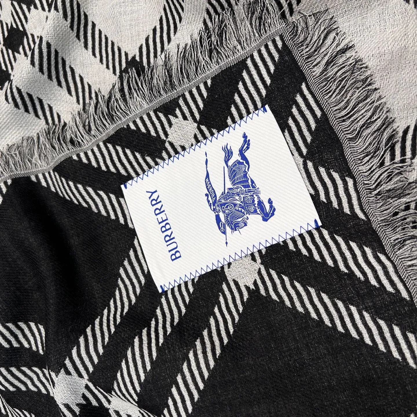 Шарфы Burberry 386399