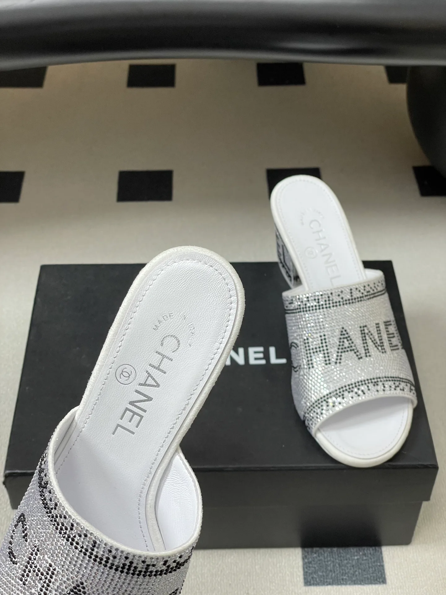 Босоножки Женские Chanel 10993947