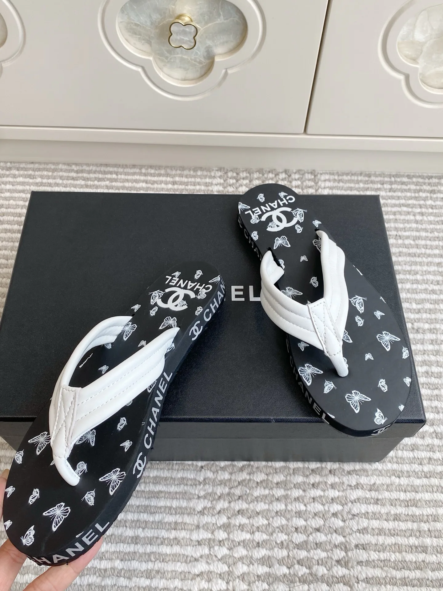 Шлепанцы Женские Chanel 11909738