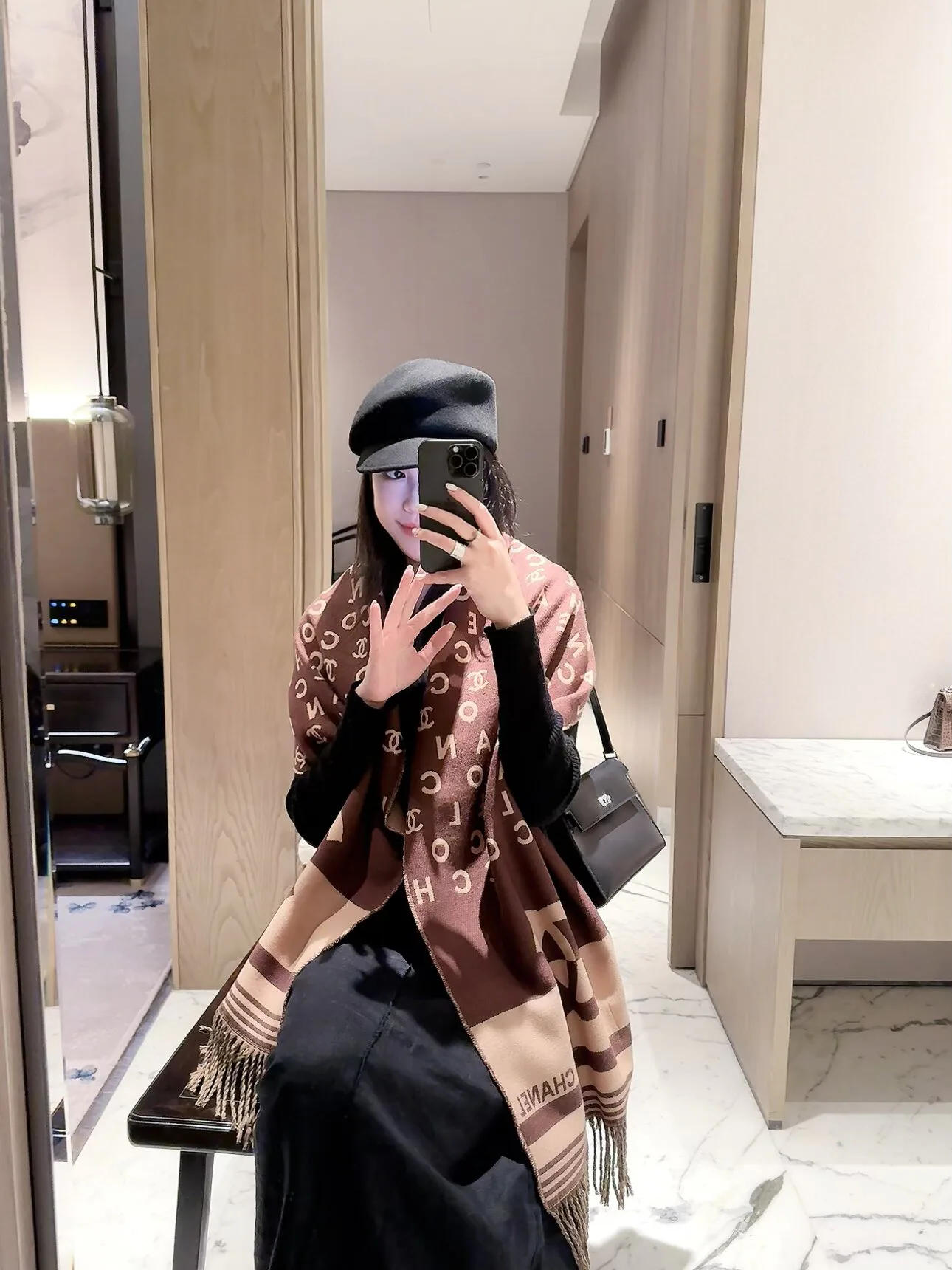 Шарфы Chanel 18377560