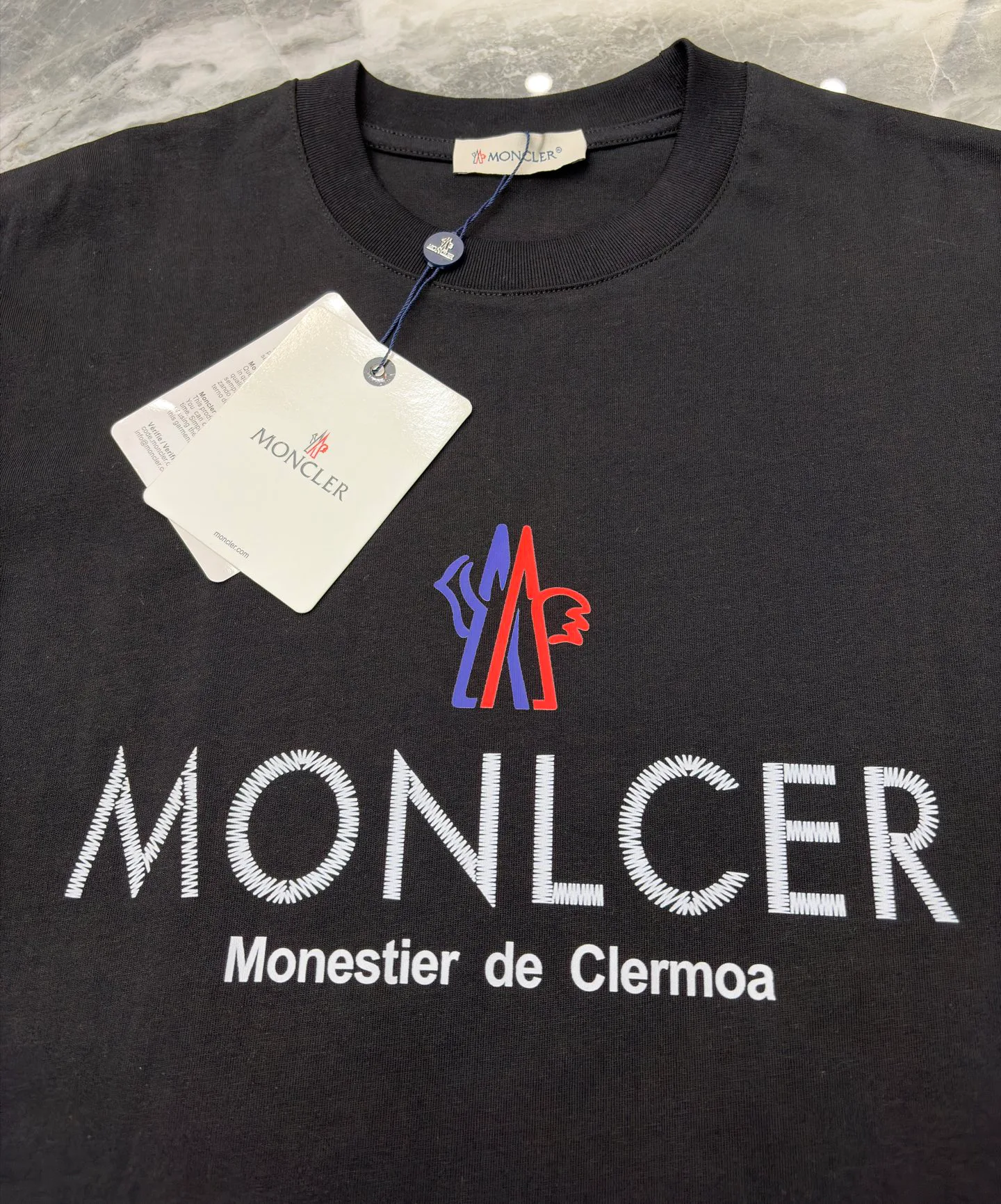 Футболки Женские Moncler 11424372
