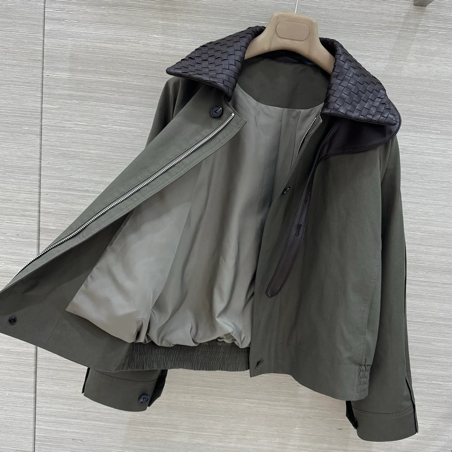 Куртки И Пуховики Женские Bottega Veneta 18429164