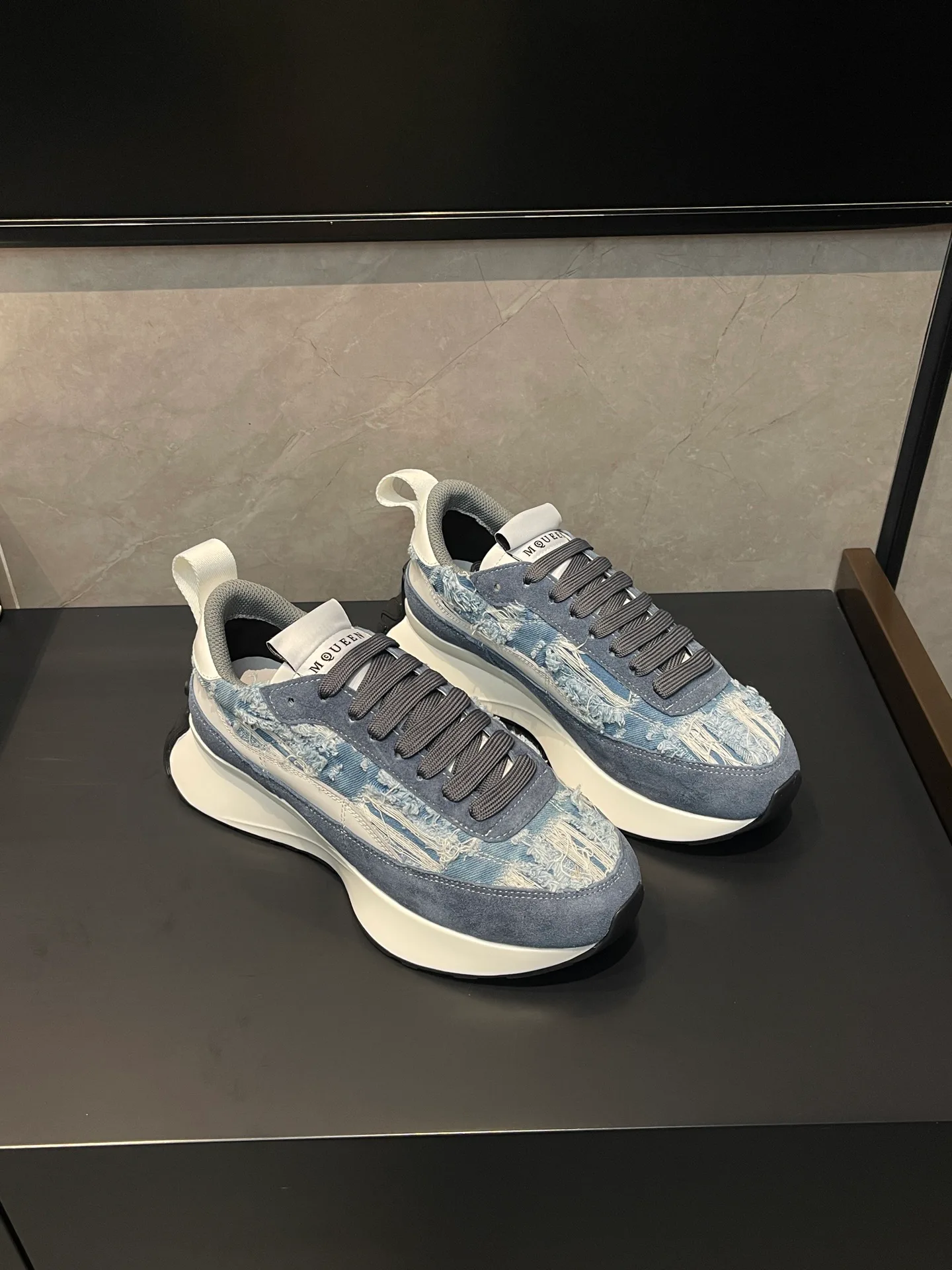 Кроссовки Женские Alexander Mcqueen 18363931