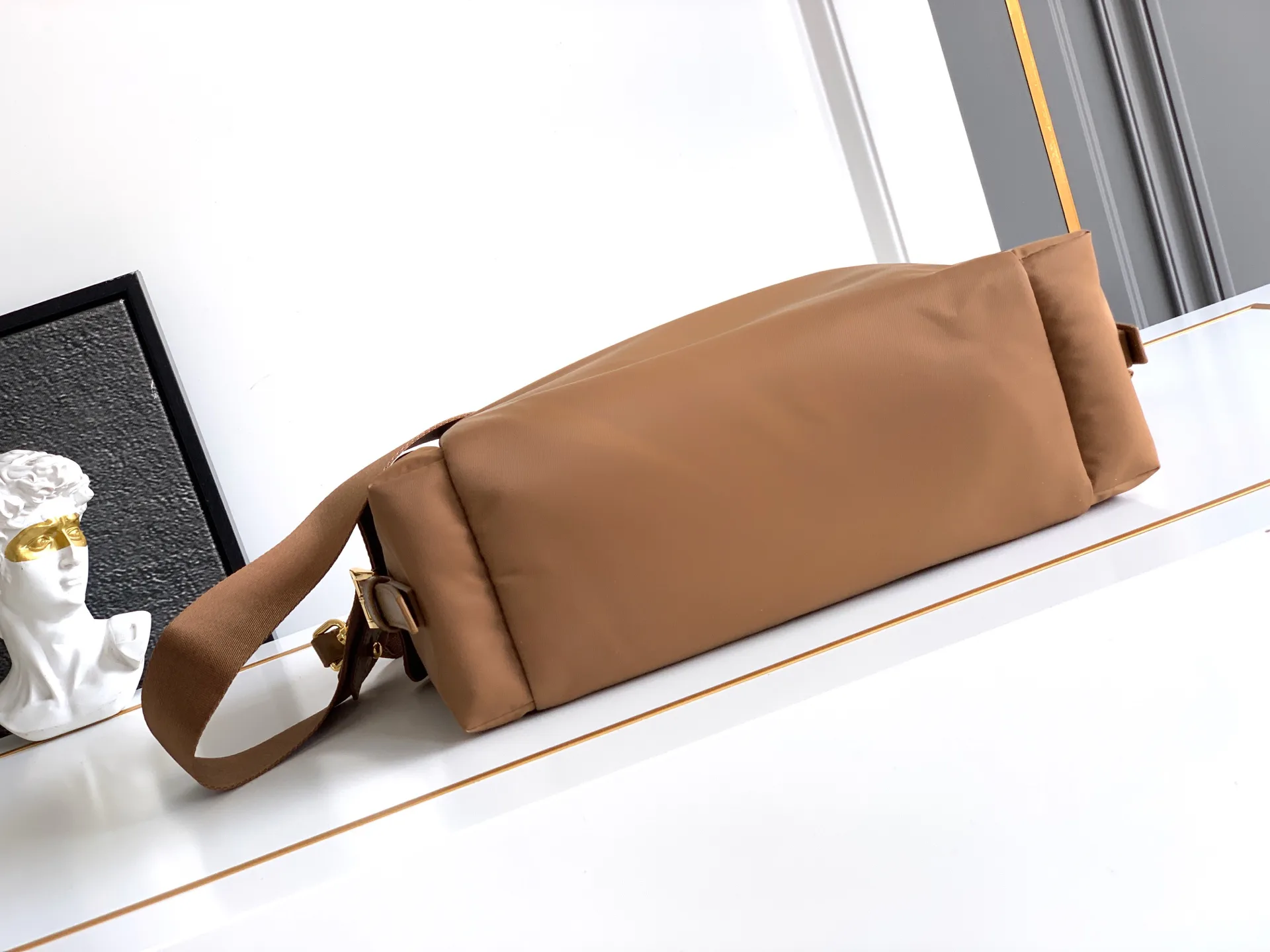 Классические Сумки Женские Prada 13368494