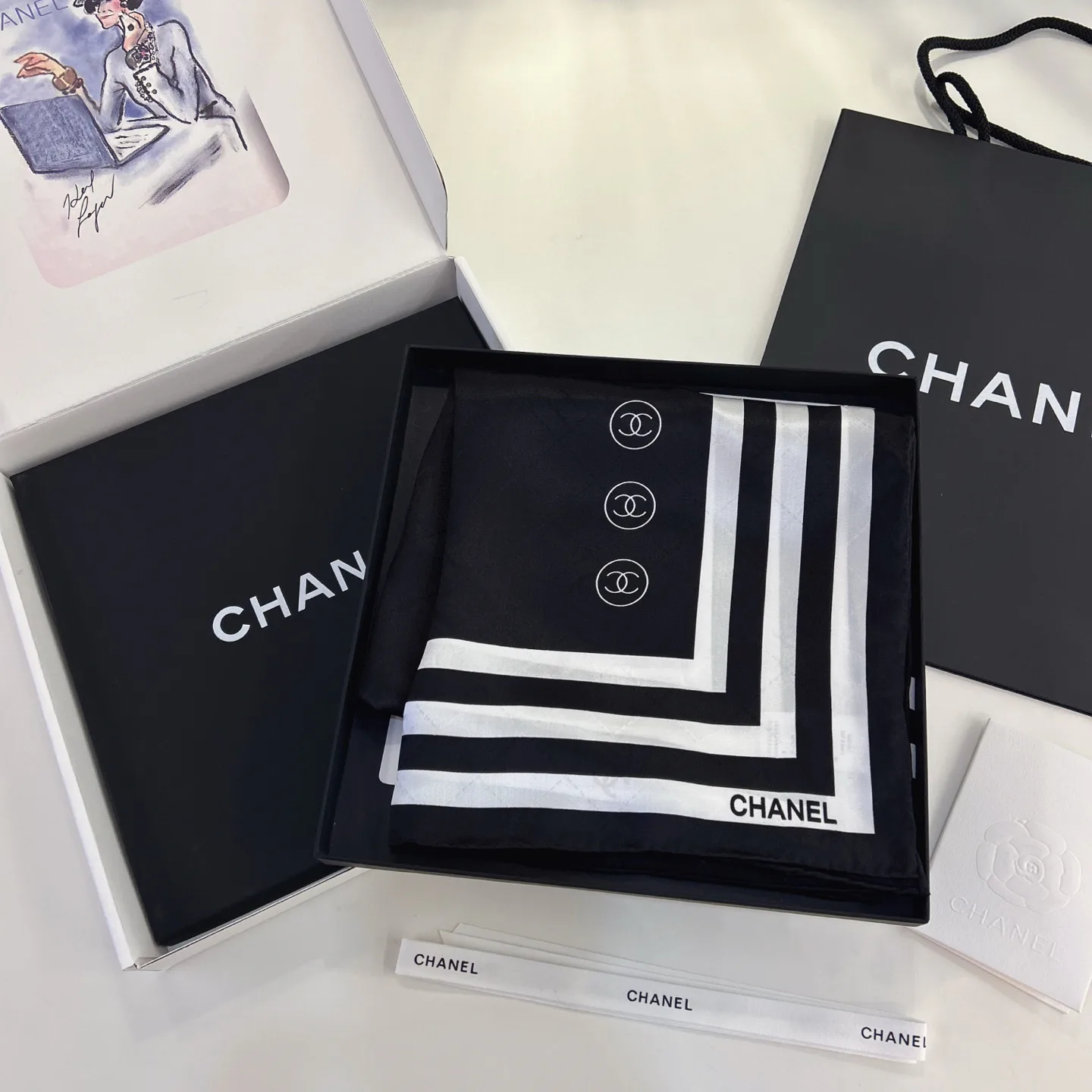 Платки Chanel 14327455