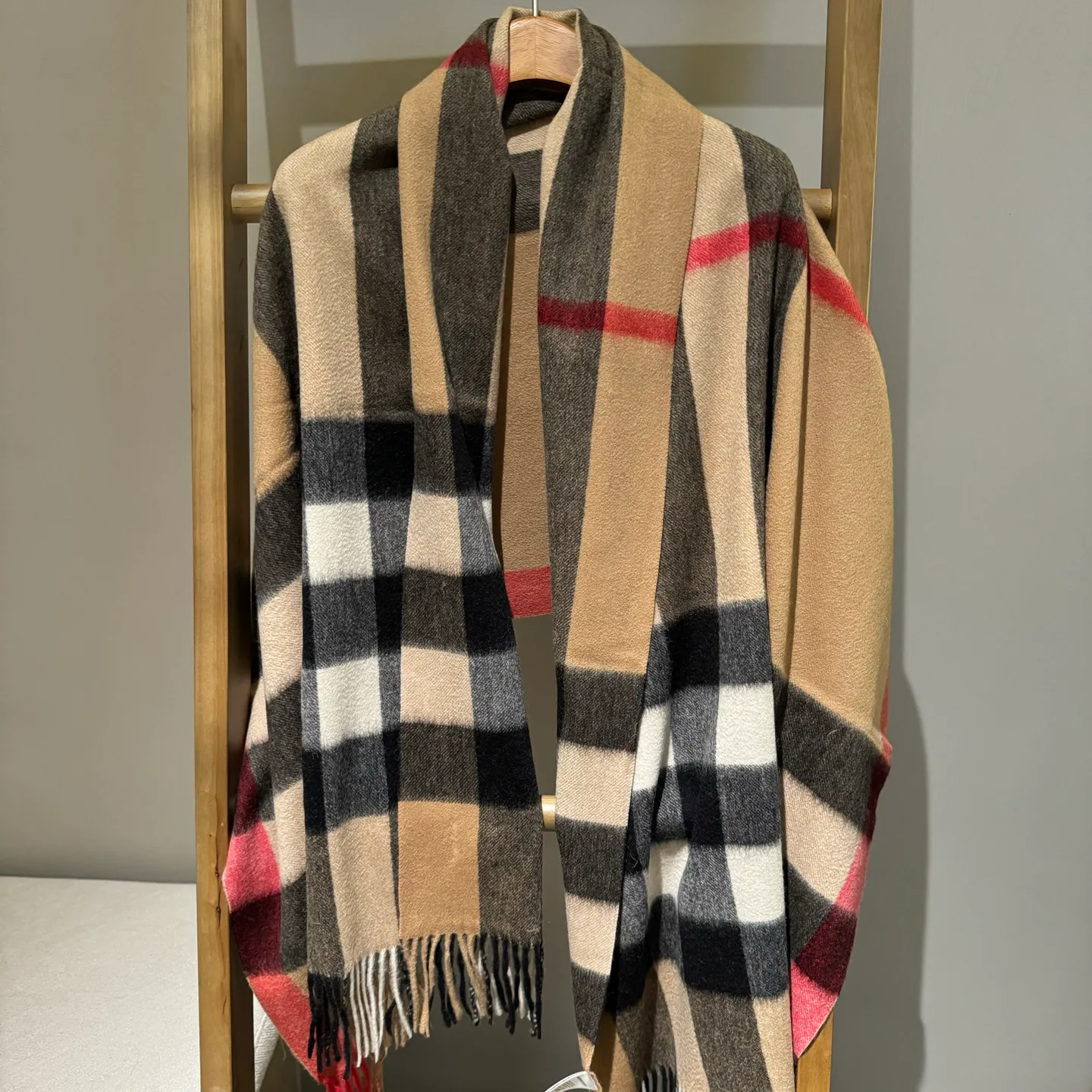 Шарфы Burberry 638036