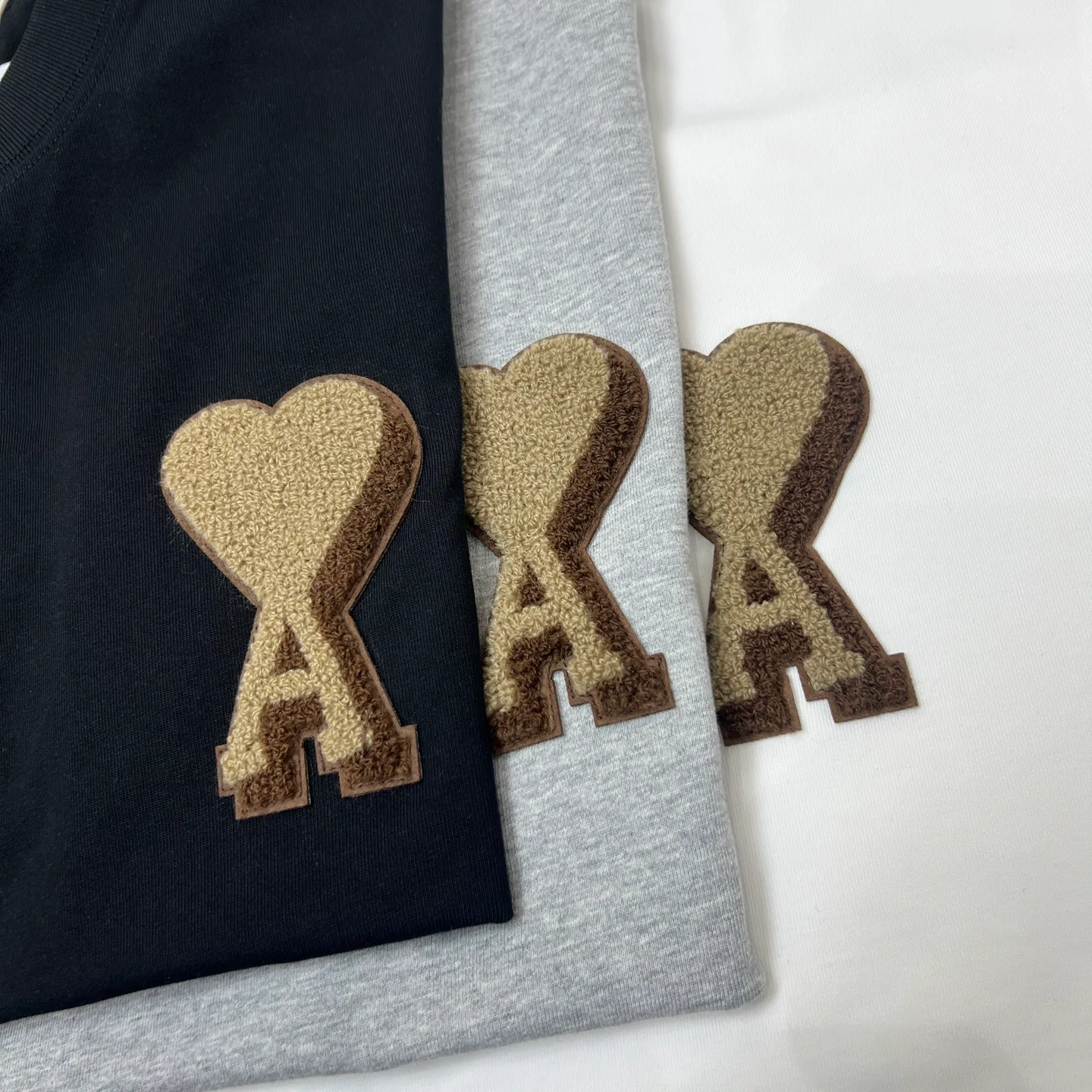 Футболки Женские Ami Paris 11688535