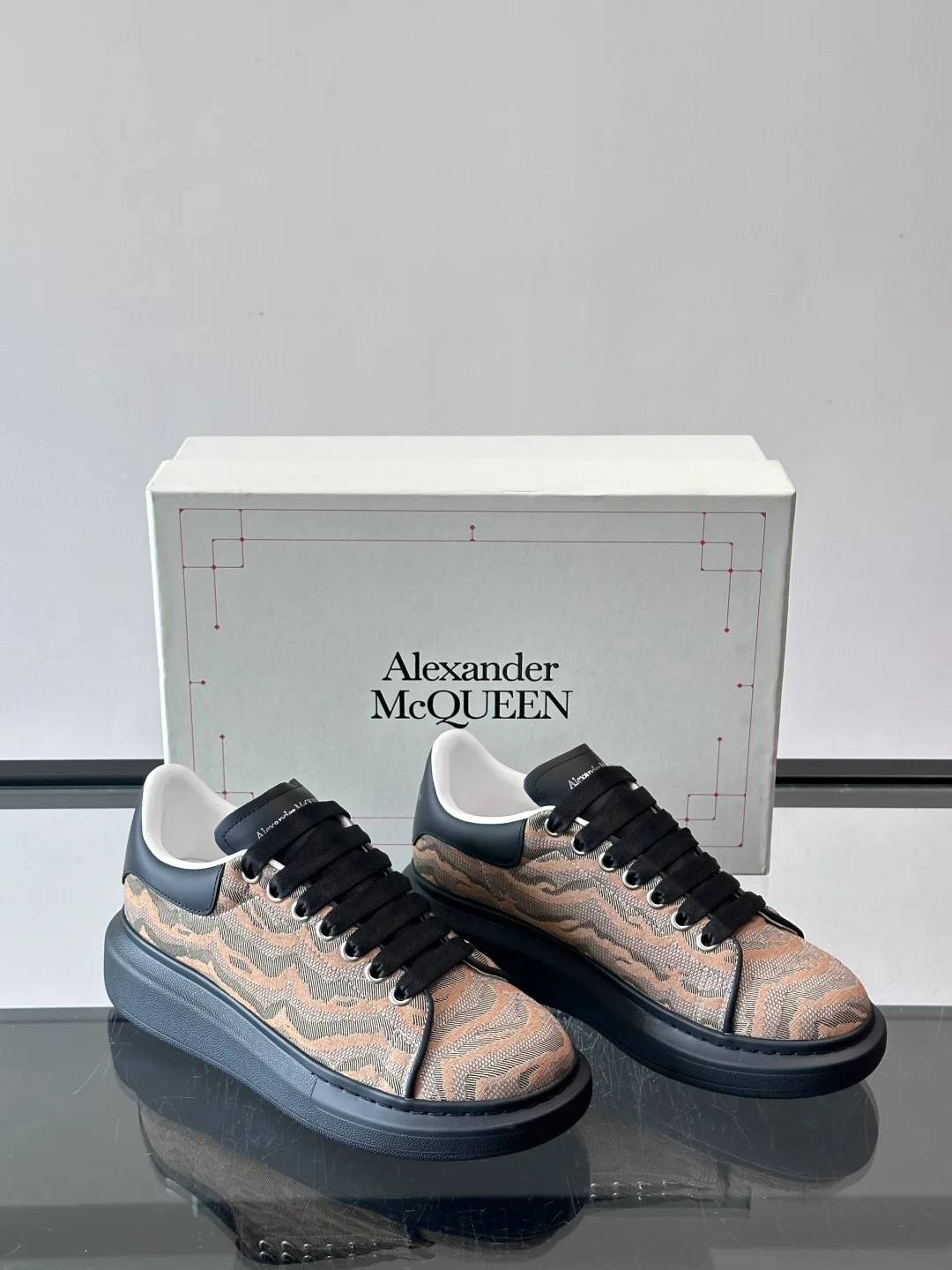 Кроссовки Женские Alexander Mcqueen 11170737