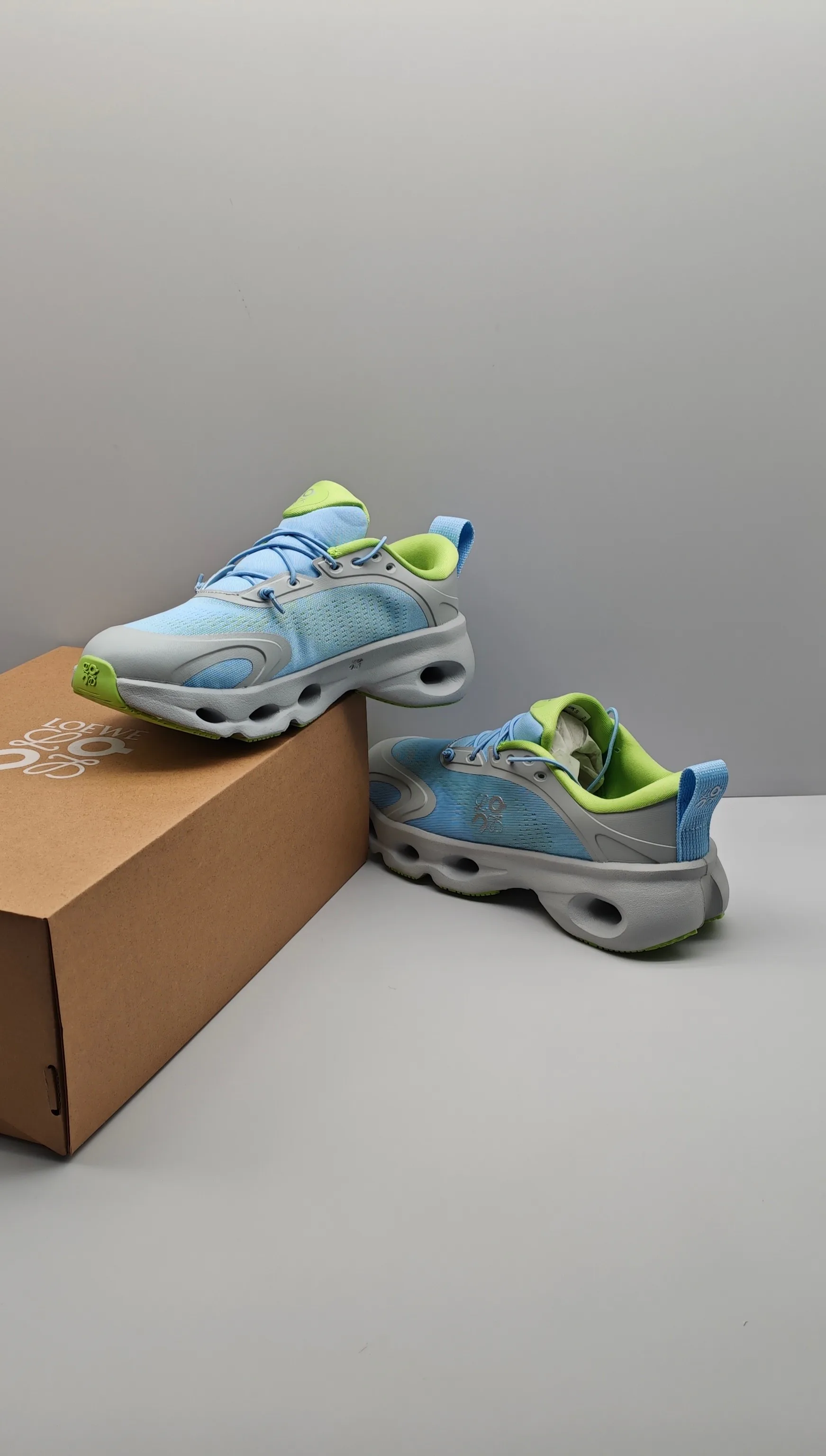 Кроссовки Женские Loewe 13193989