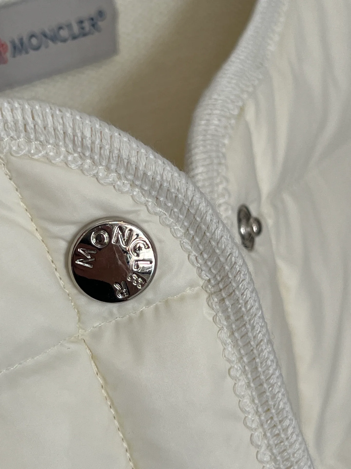 Куртки И Пуховики Женские Moncler 18416142