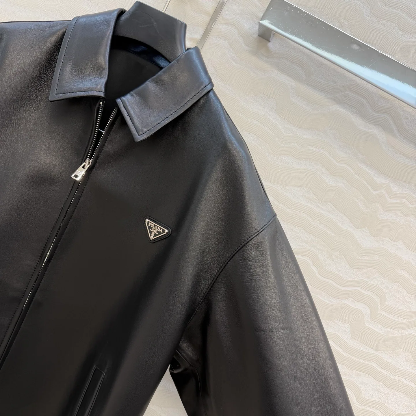 Кожаные Куртки И Дублёнки Мужские Prada 11430156