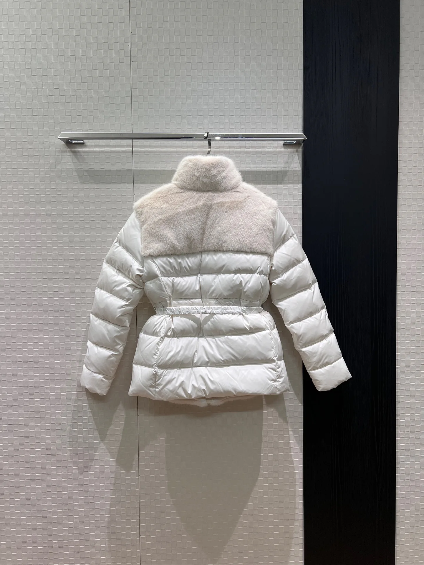 Куртки И Пуховики Женские Moncler 18778156