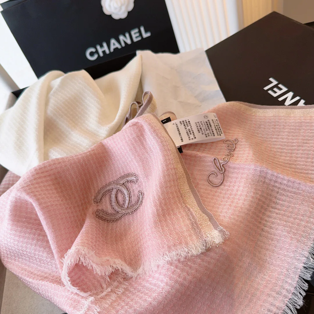 Шарфы Chanel 18627104
