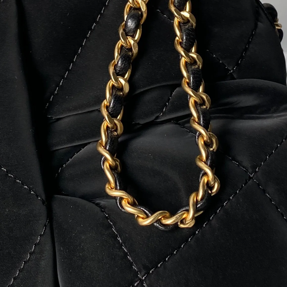 Классические Сумки Женские Chanel 18207771