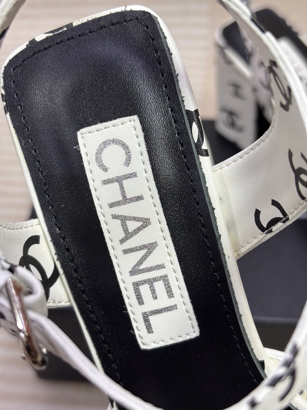 Босоножки Женские Chanel 18720728