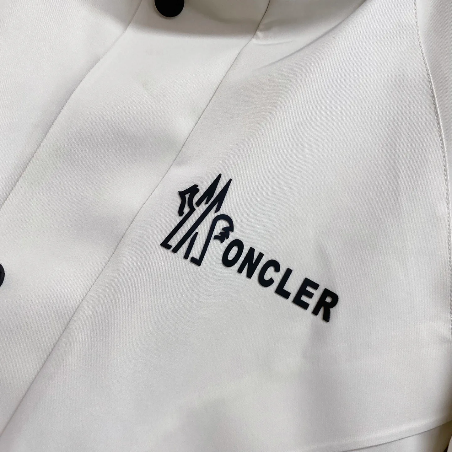 Куртки И Пуховики Женские Moncler 18236882