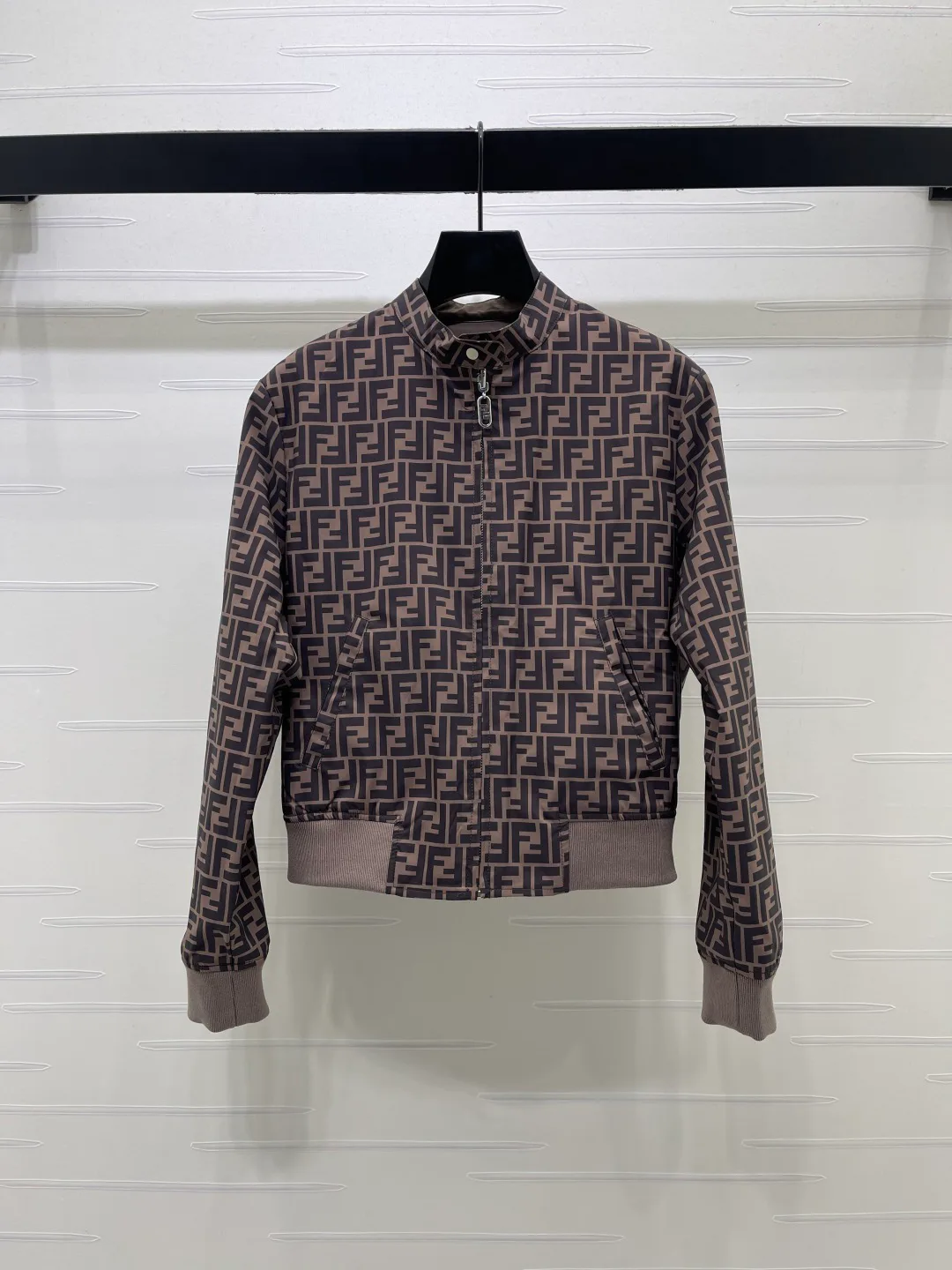Куртки И Пуховики Женские Fendi 18333033
