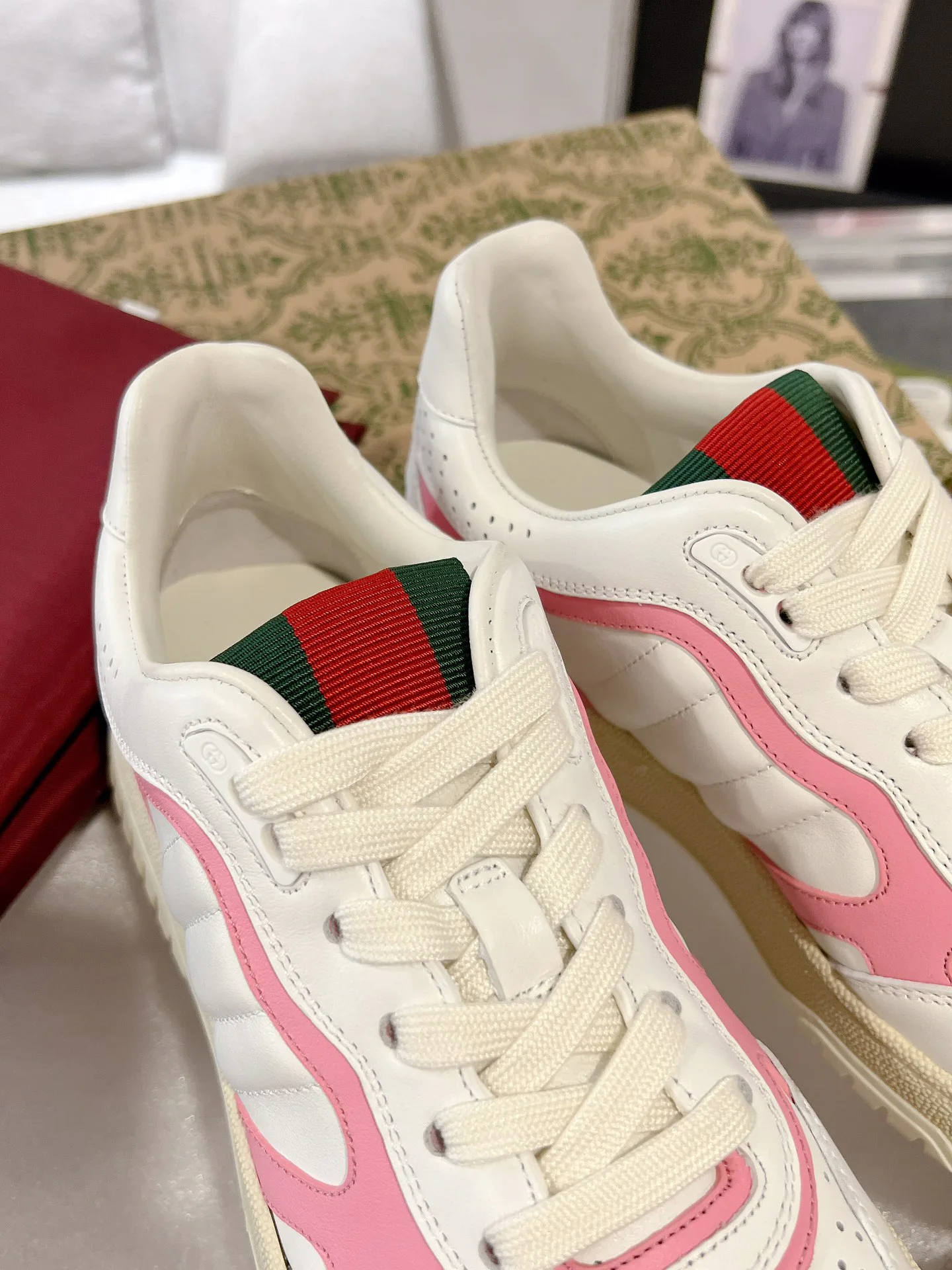 Кроссовки Женские Gucci 458075