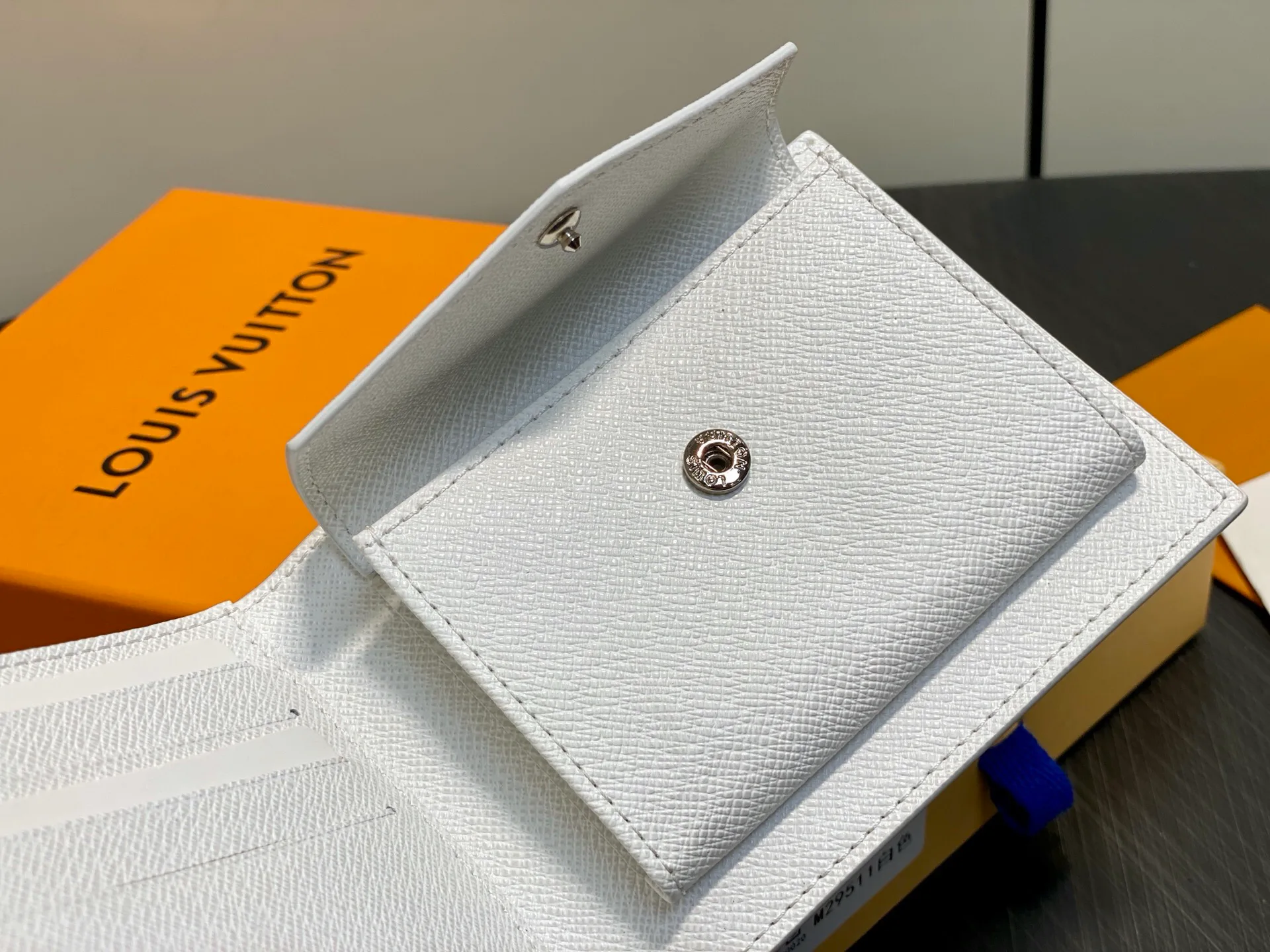 Клатчи Женские Louis Vuitton 11778130
