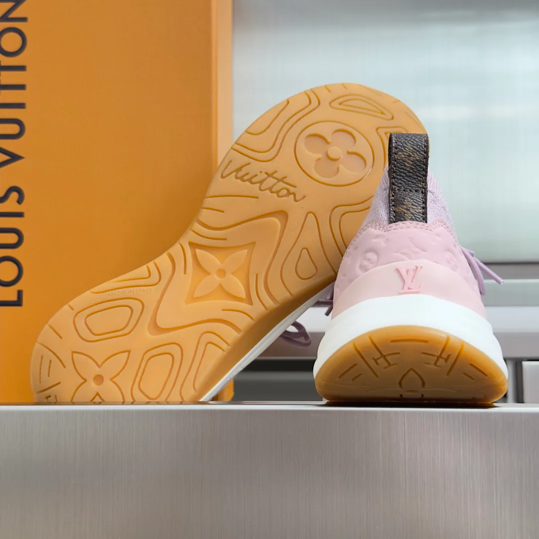 Кроссовки Женские Louis Vuitton 17950532