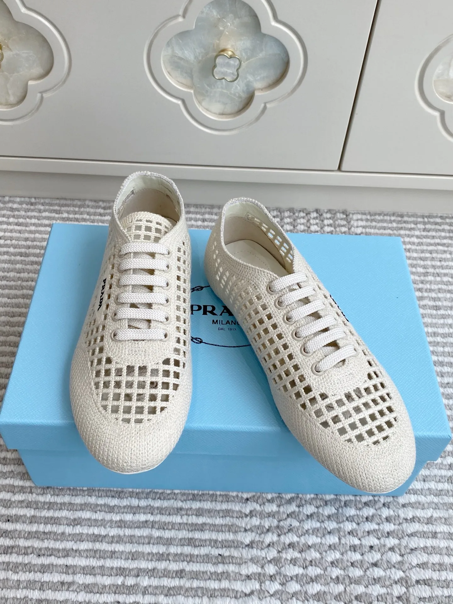 Кроссовки Женские Prada 13351335