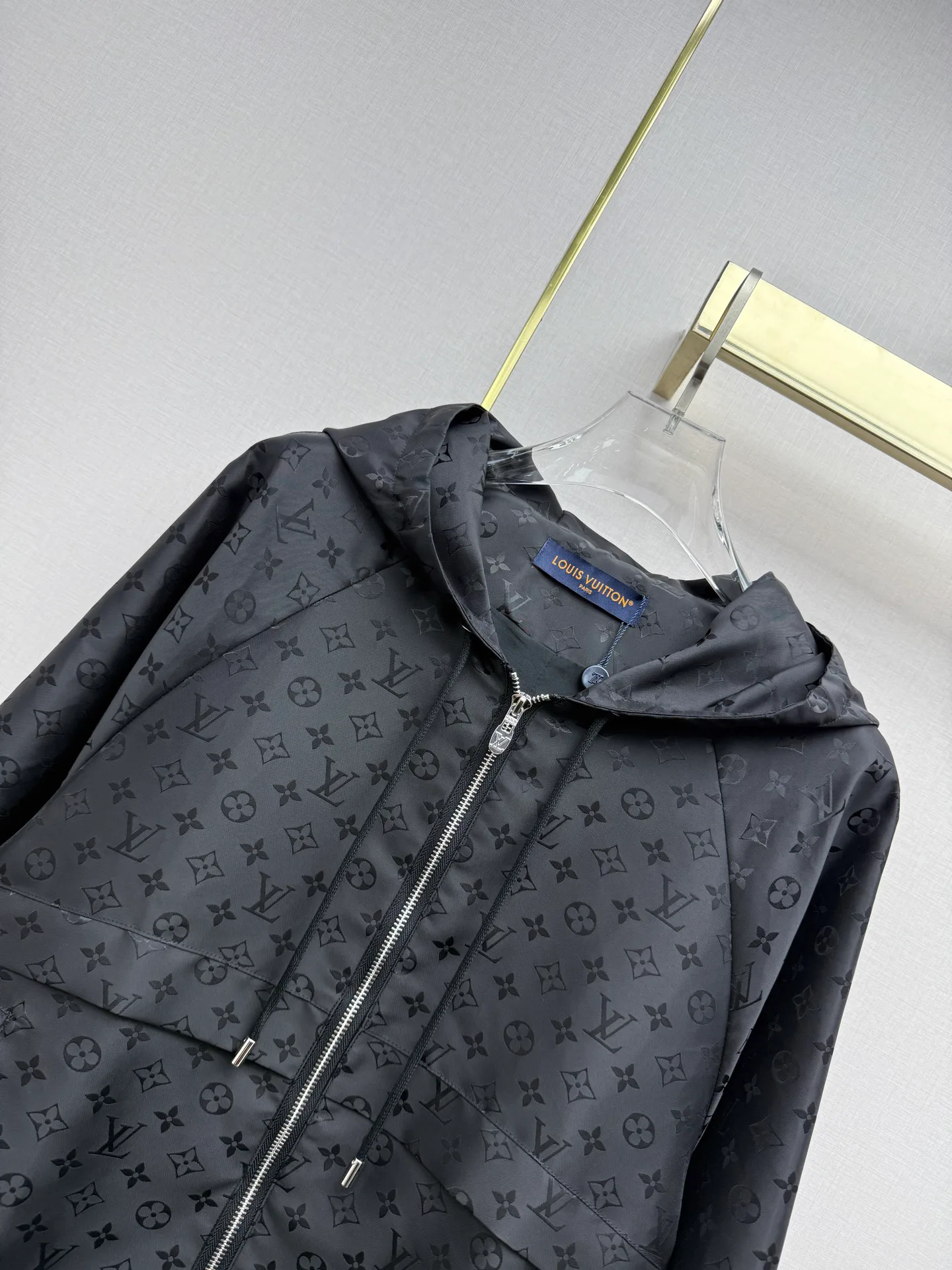 Куртки И Пуховики Женские Louis Vuitton 17908353