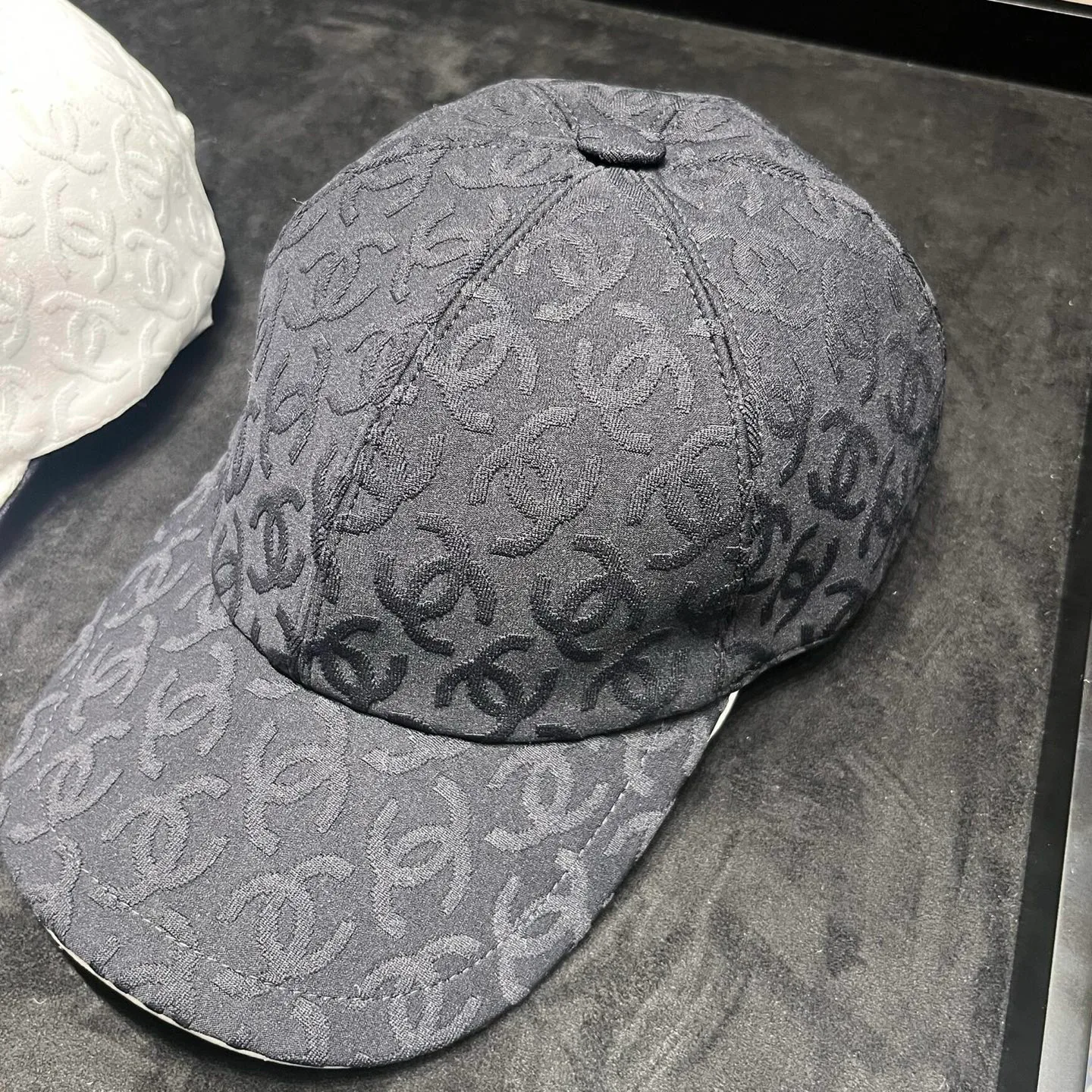 Головные Уборы Chanel 10420511