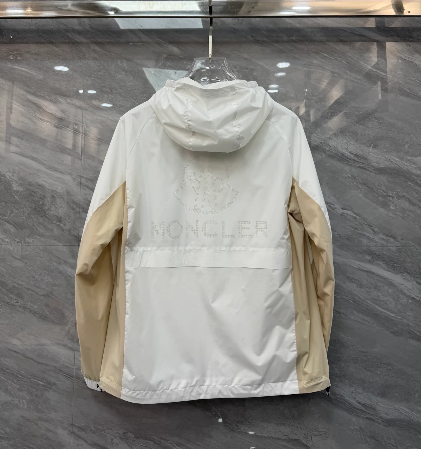 Куртки И Пуховики Мужские Moncler 32677