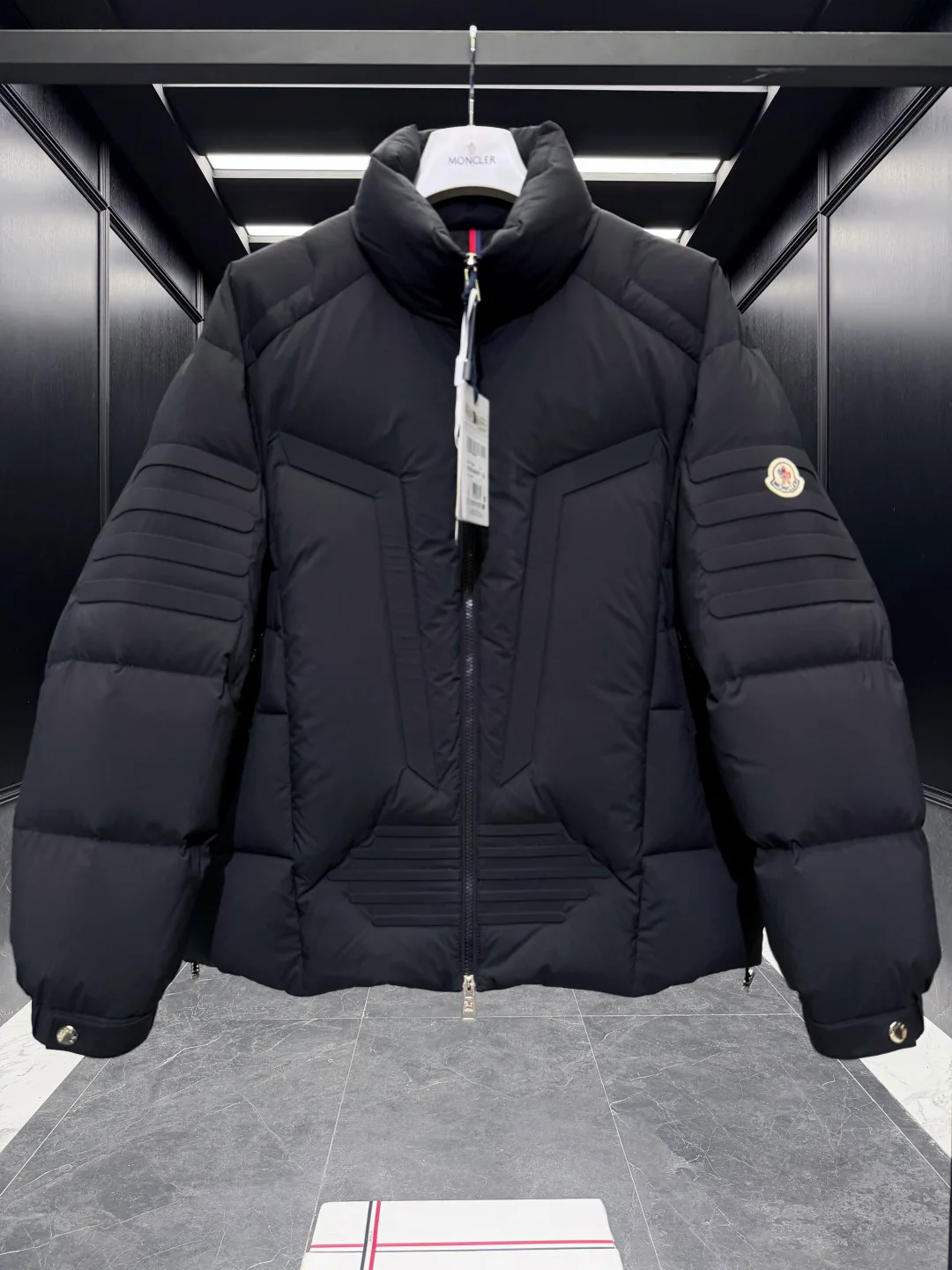 Куртки И Пуховики Мужские Moncler 867101