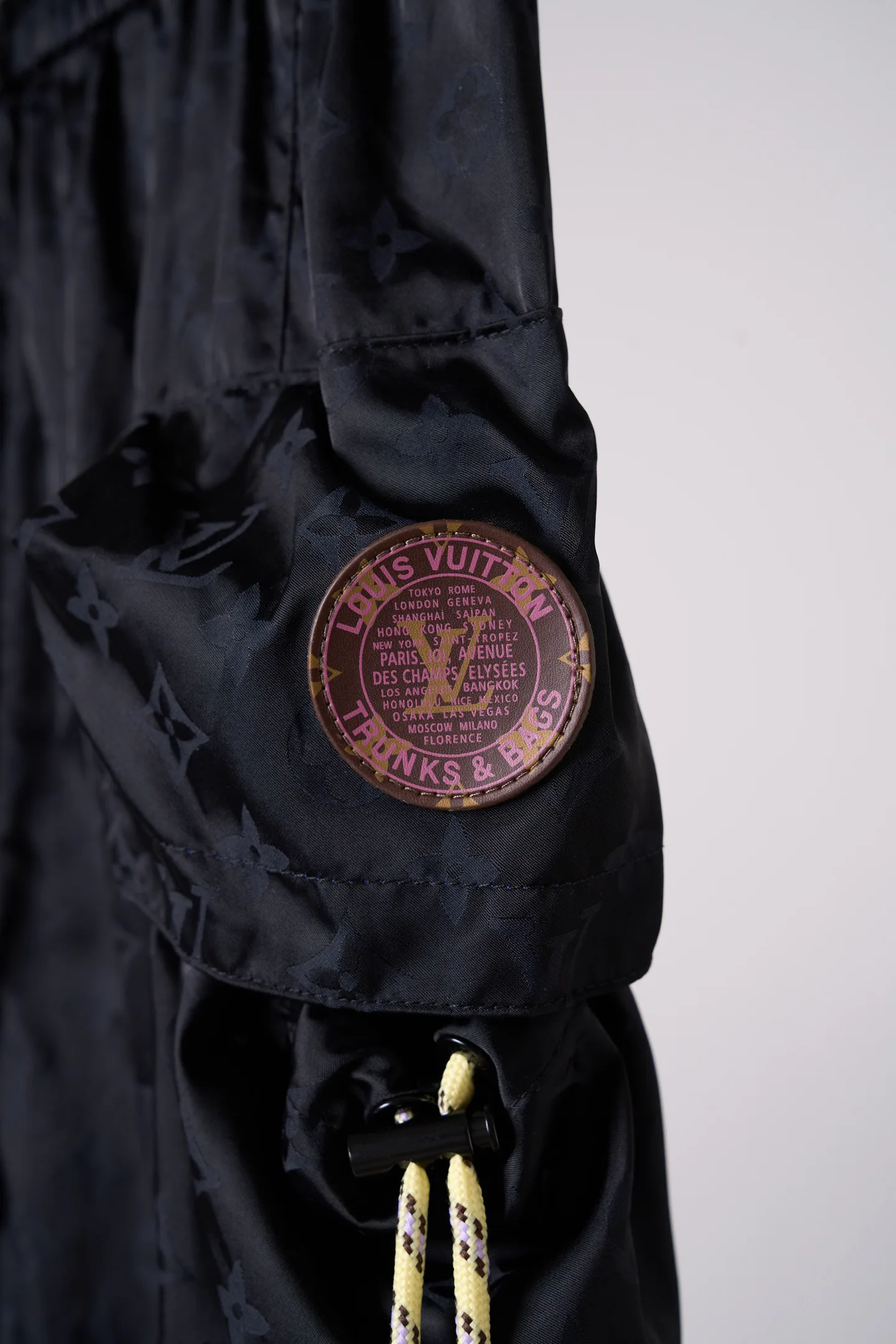 Шорты Мужские Louis Vuitton 18179054